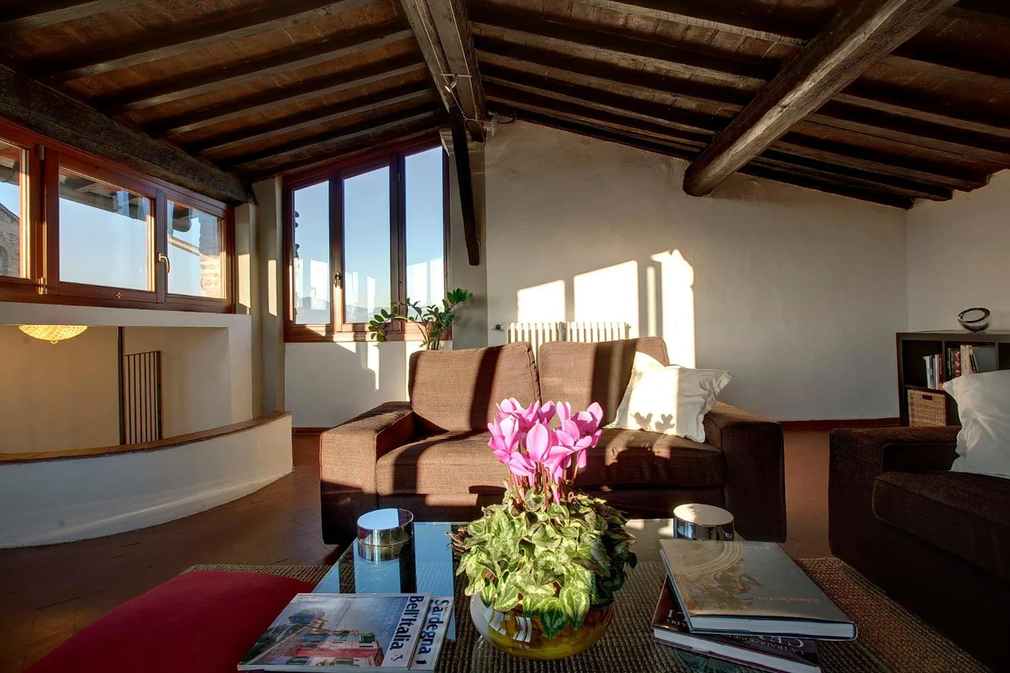 Living room in Torre Donati by Mmega