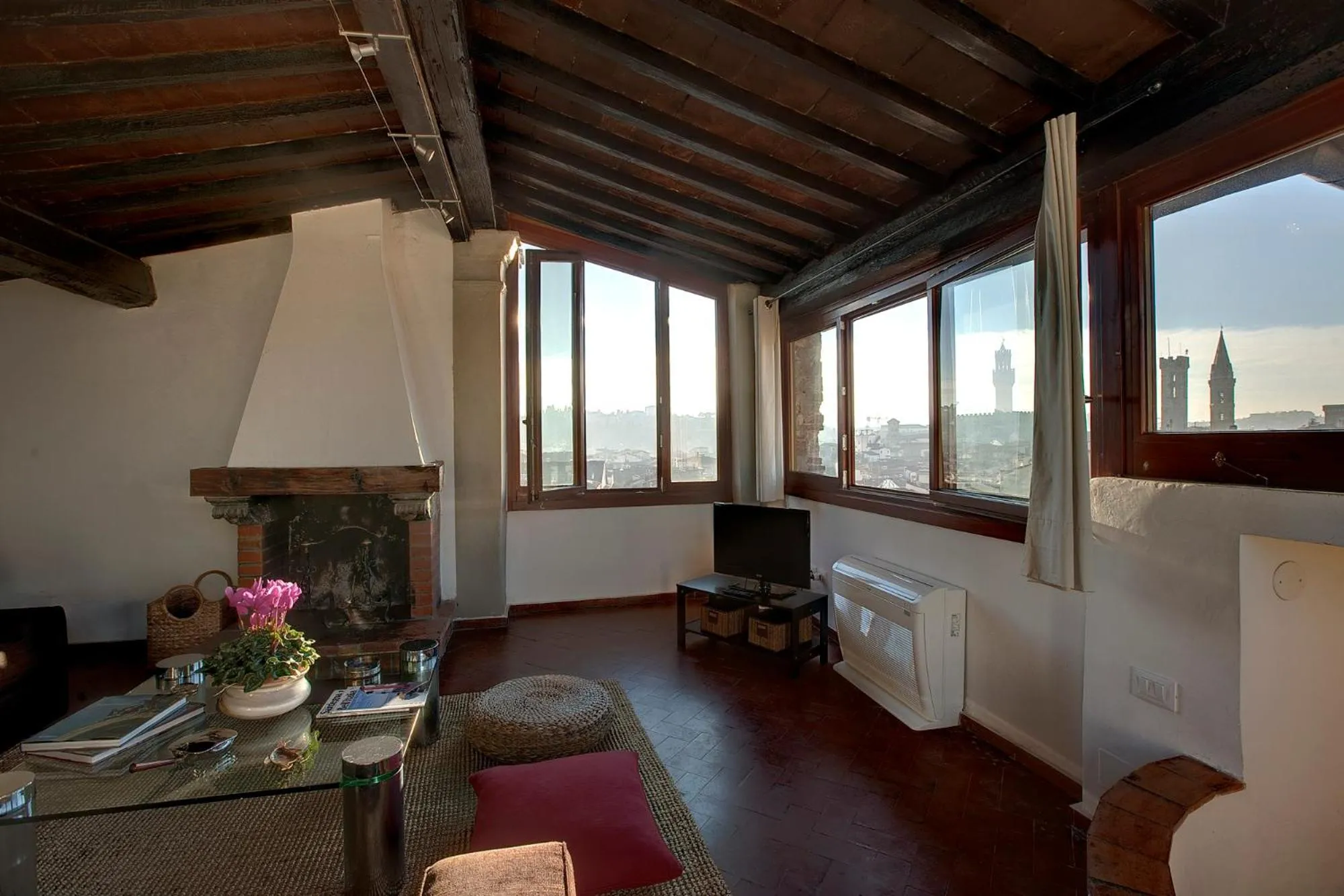 Living room in Torre Donati by Mmega