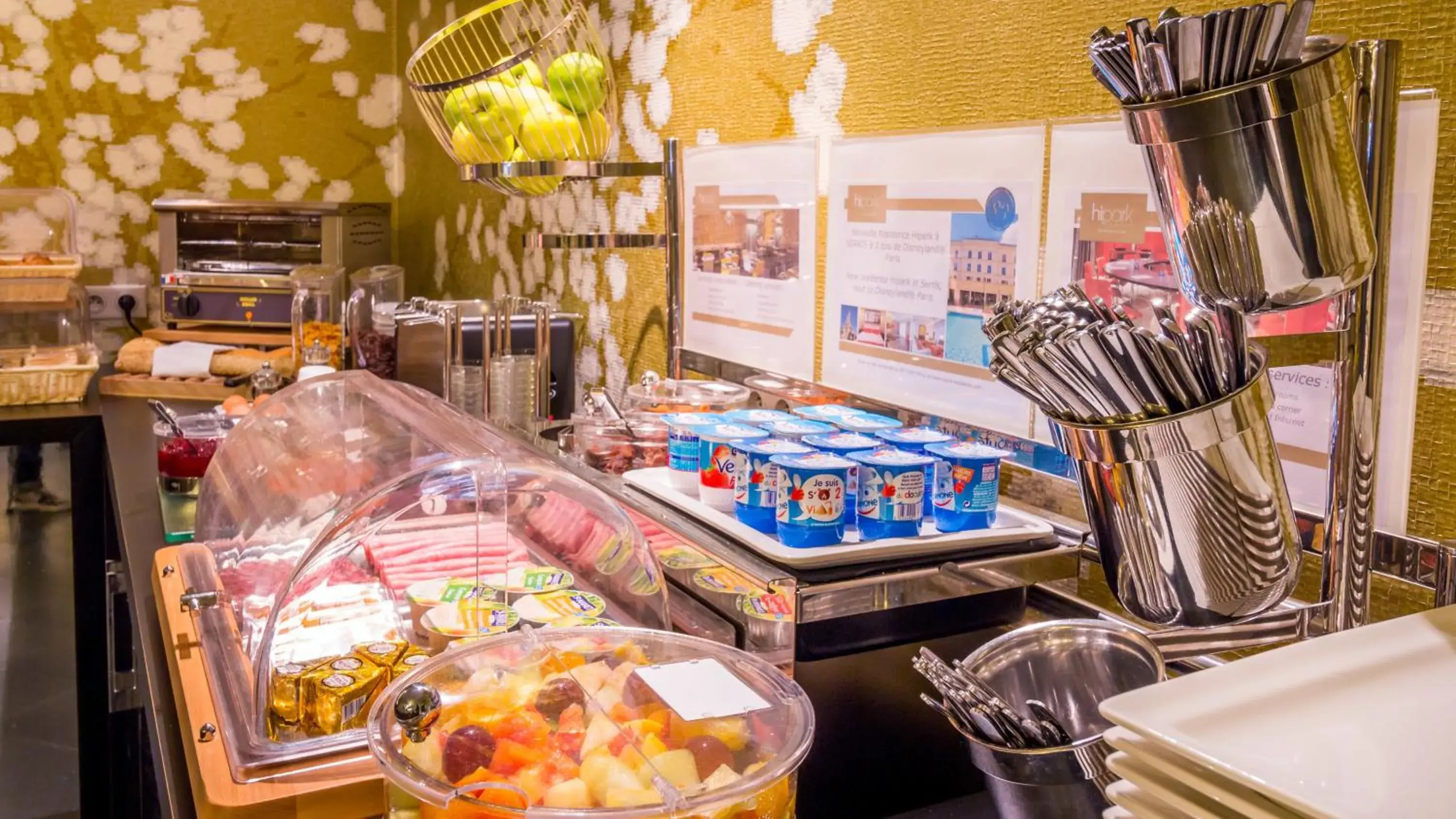 Food and drinks in Aparthotel Adagio Marseille Timone Food and drinks in Aparthotel Adagio Marseille Timone