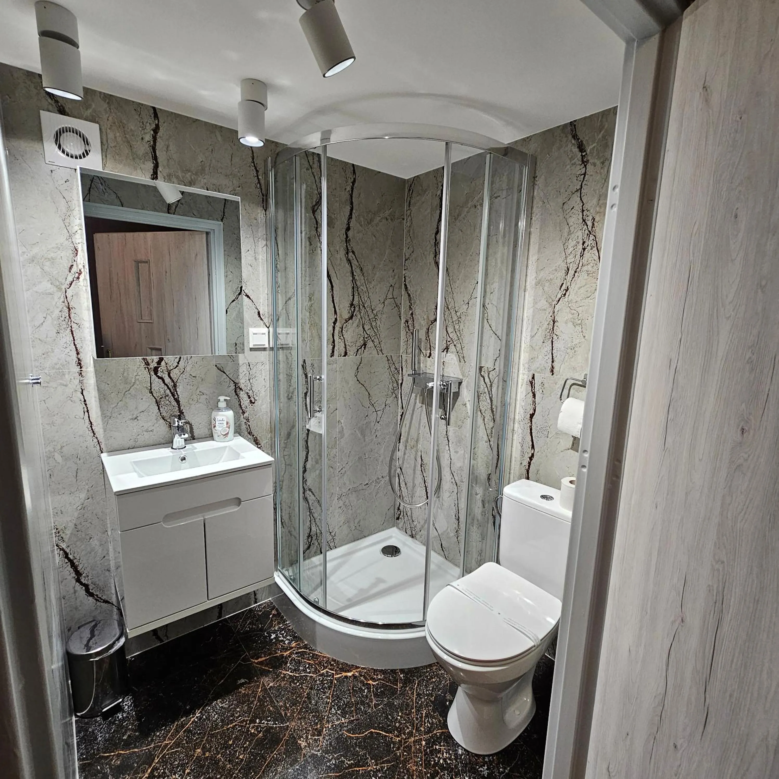 Shower in "Zacisze"