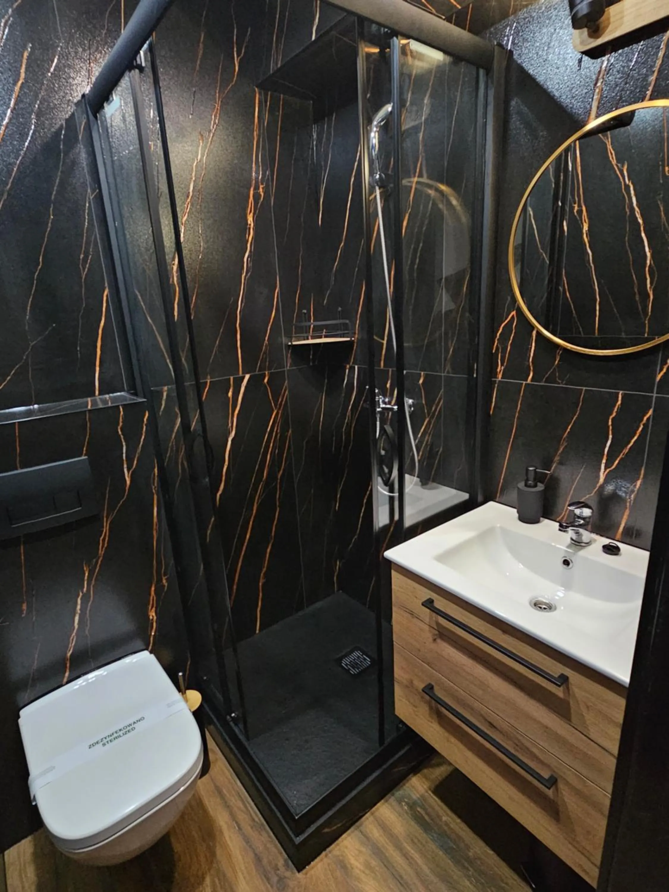 Shower in "Zacisze"