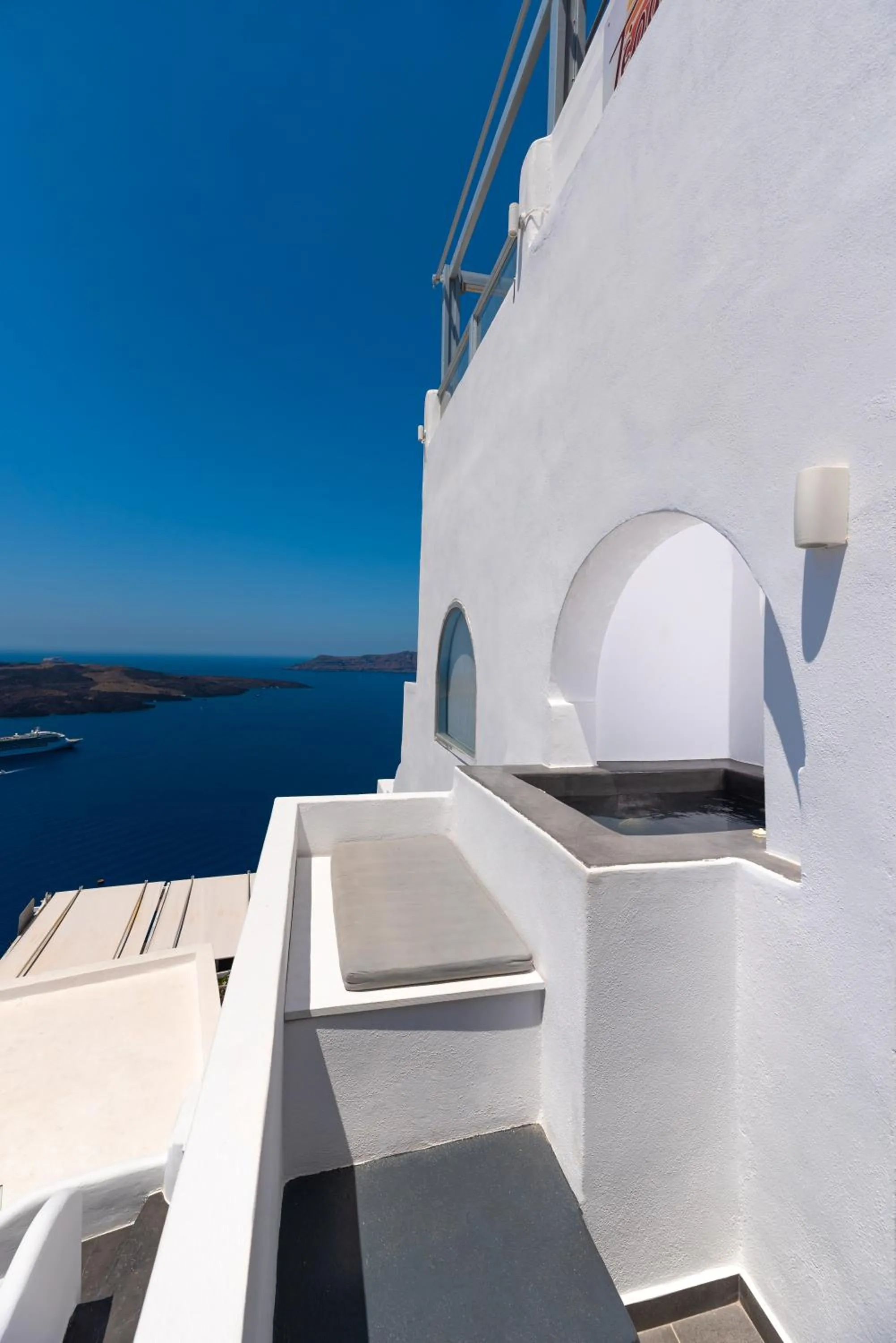 Property building in Katris Apartments