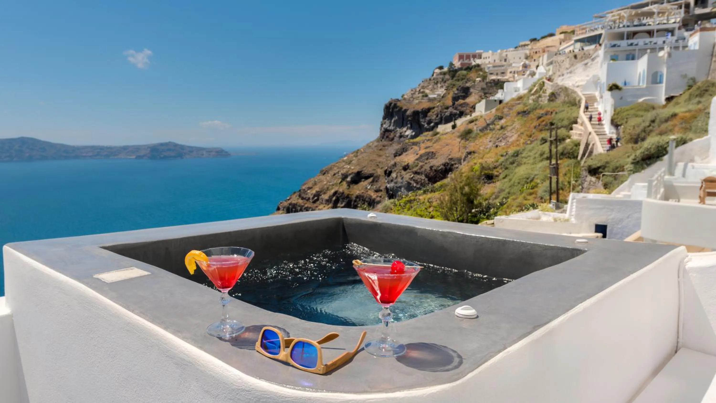 Hot Tub in Katris Apartments