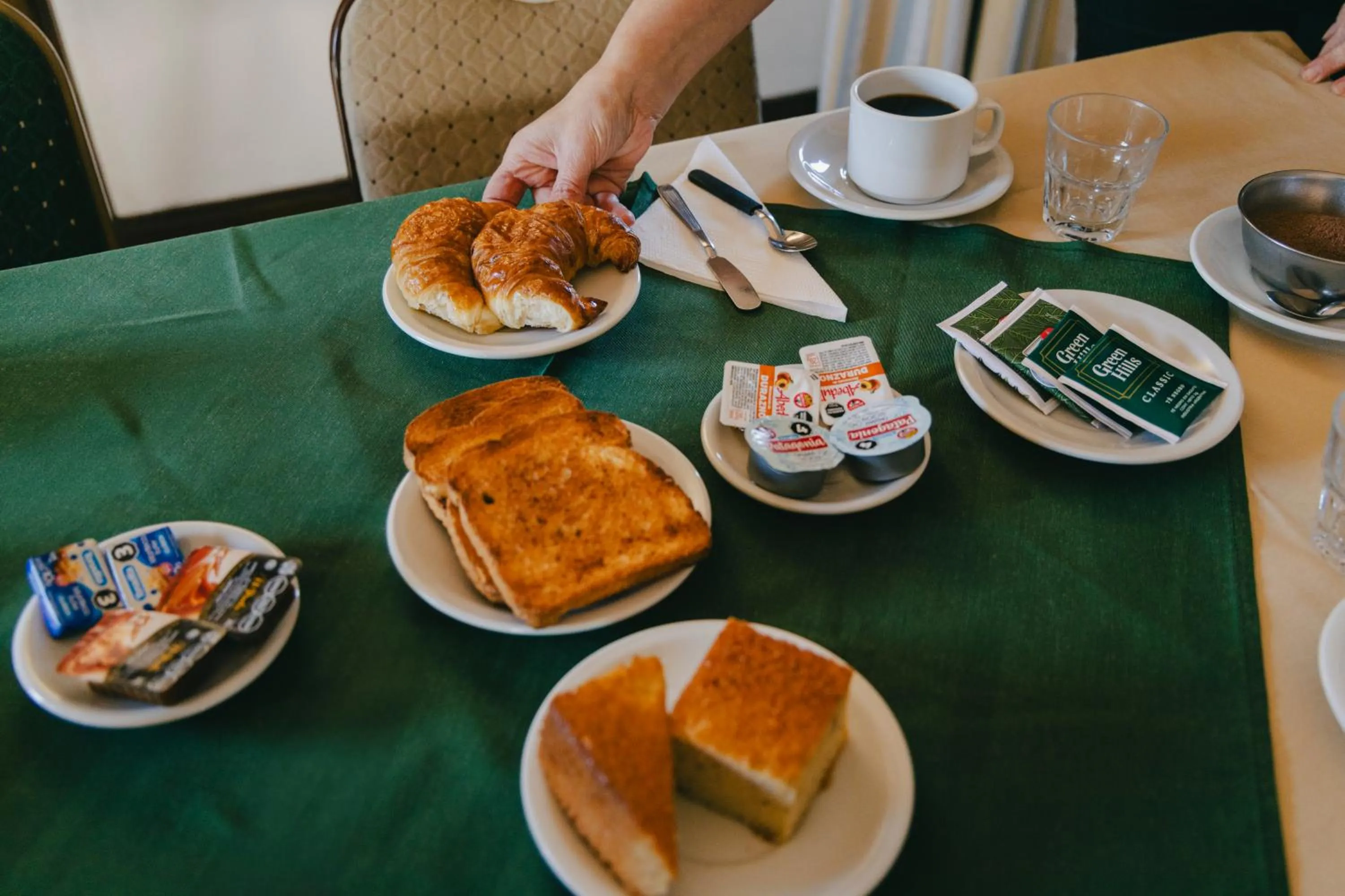 Continental breakfast in Constitución Palace Hotel