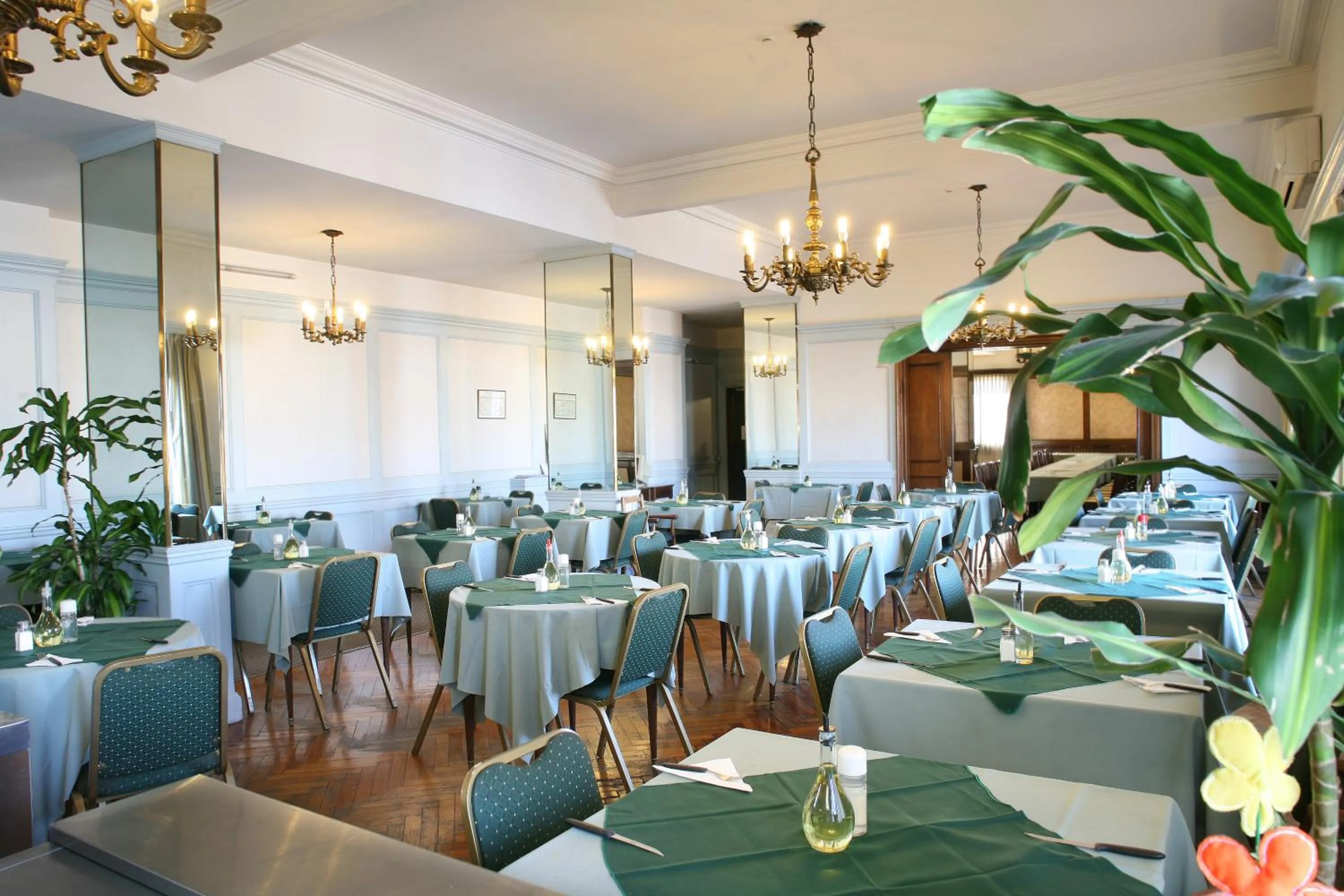 Dining area in Constitución Palace Hotel