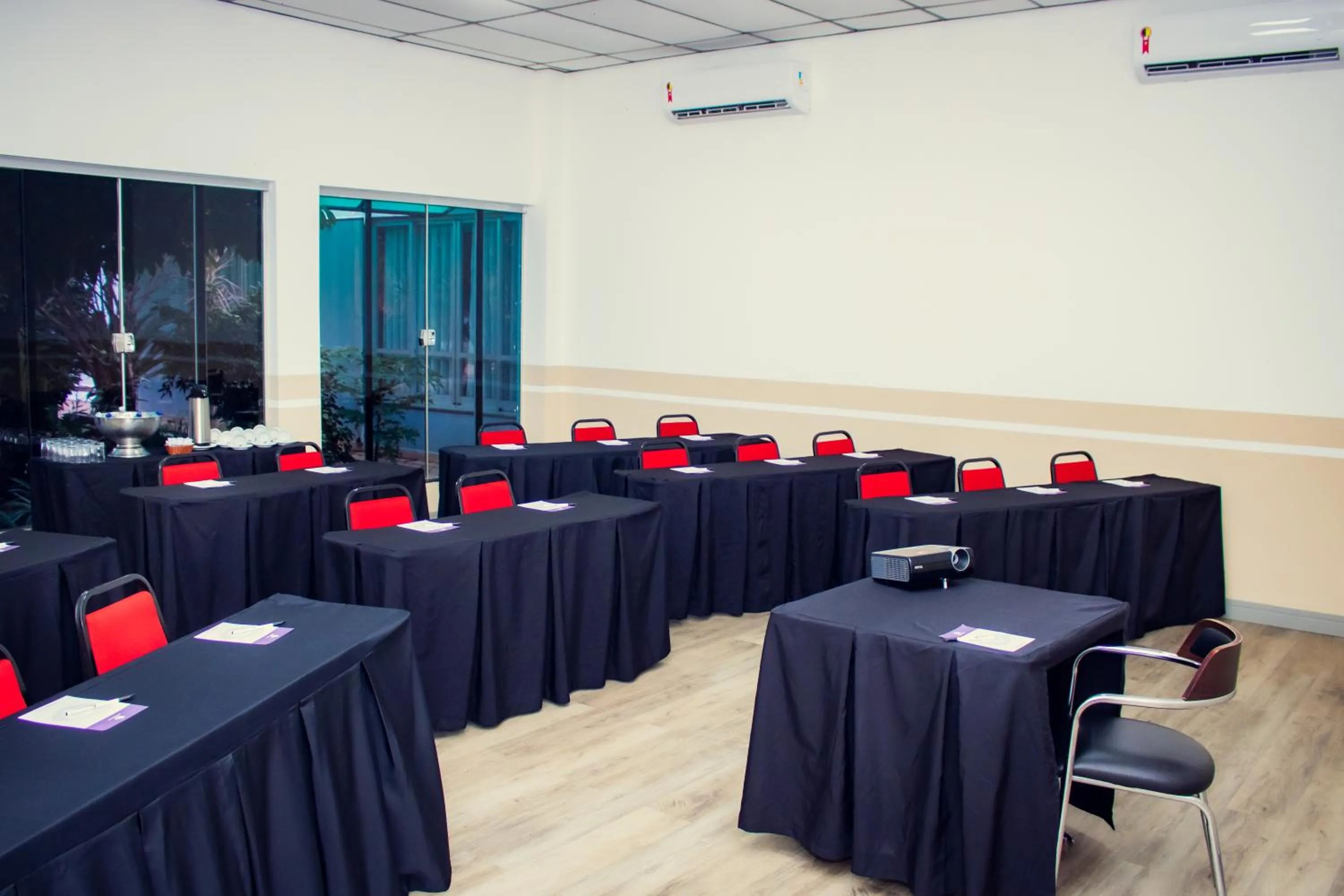 Banquet/Function facilities in Delcas Hotel