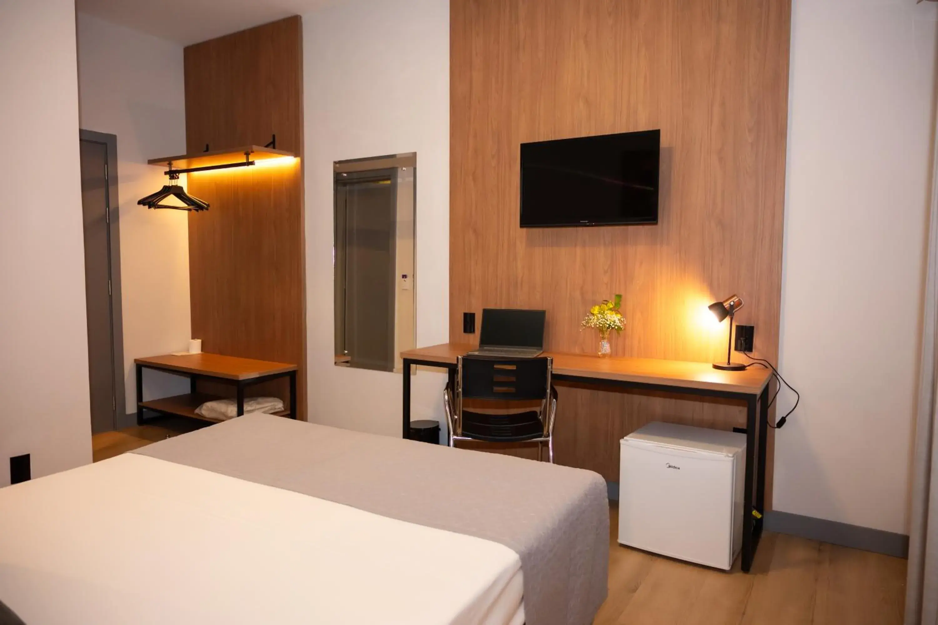 Bedroom, Bed in Delcas Hotel Bedroom, Bed in Delcas Hotel