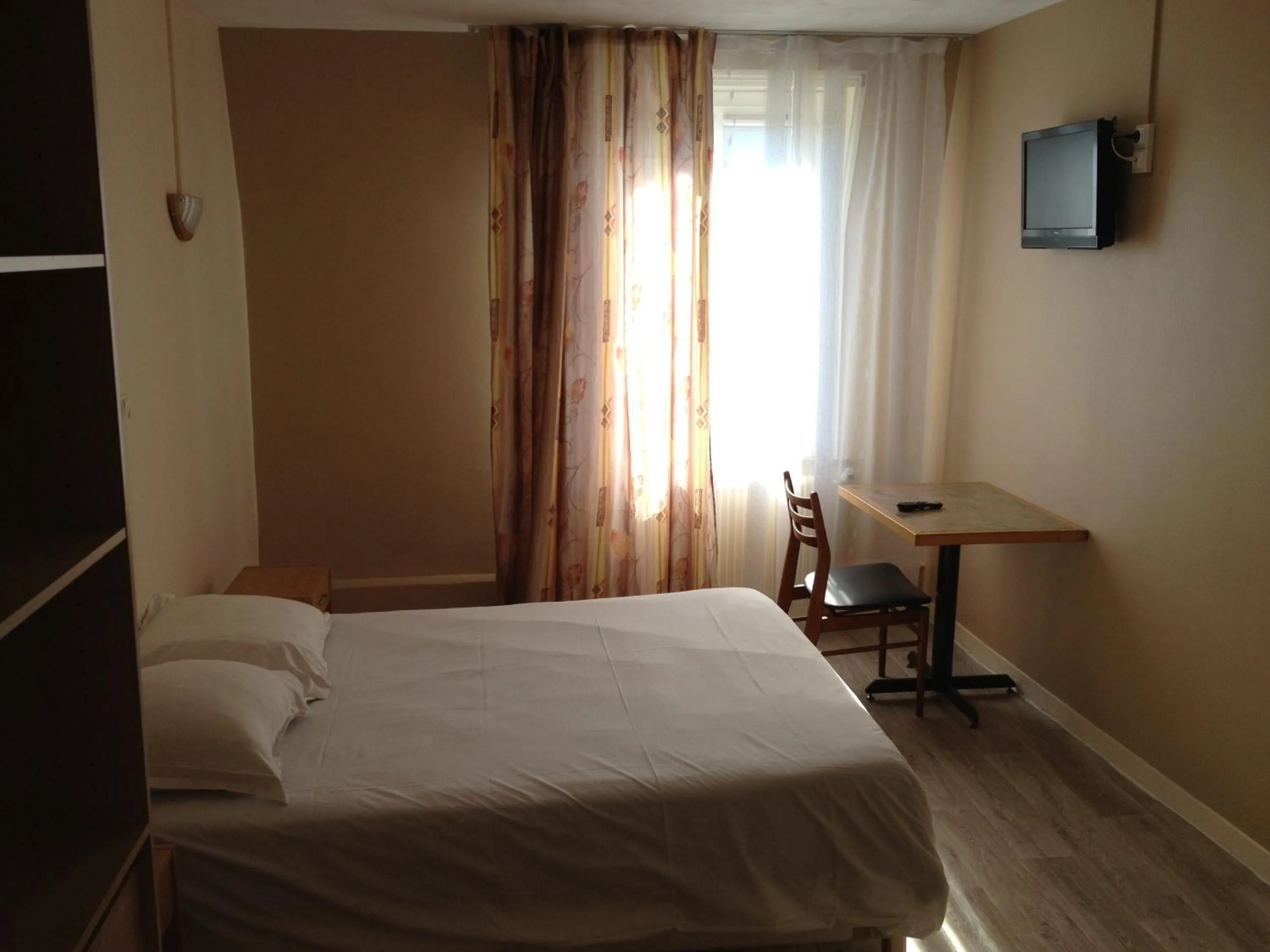 Bed in Hotel Le Bristol