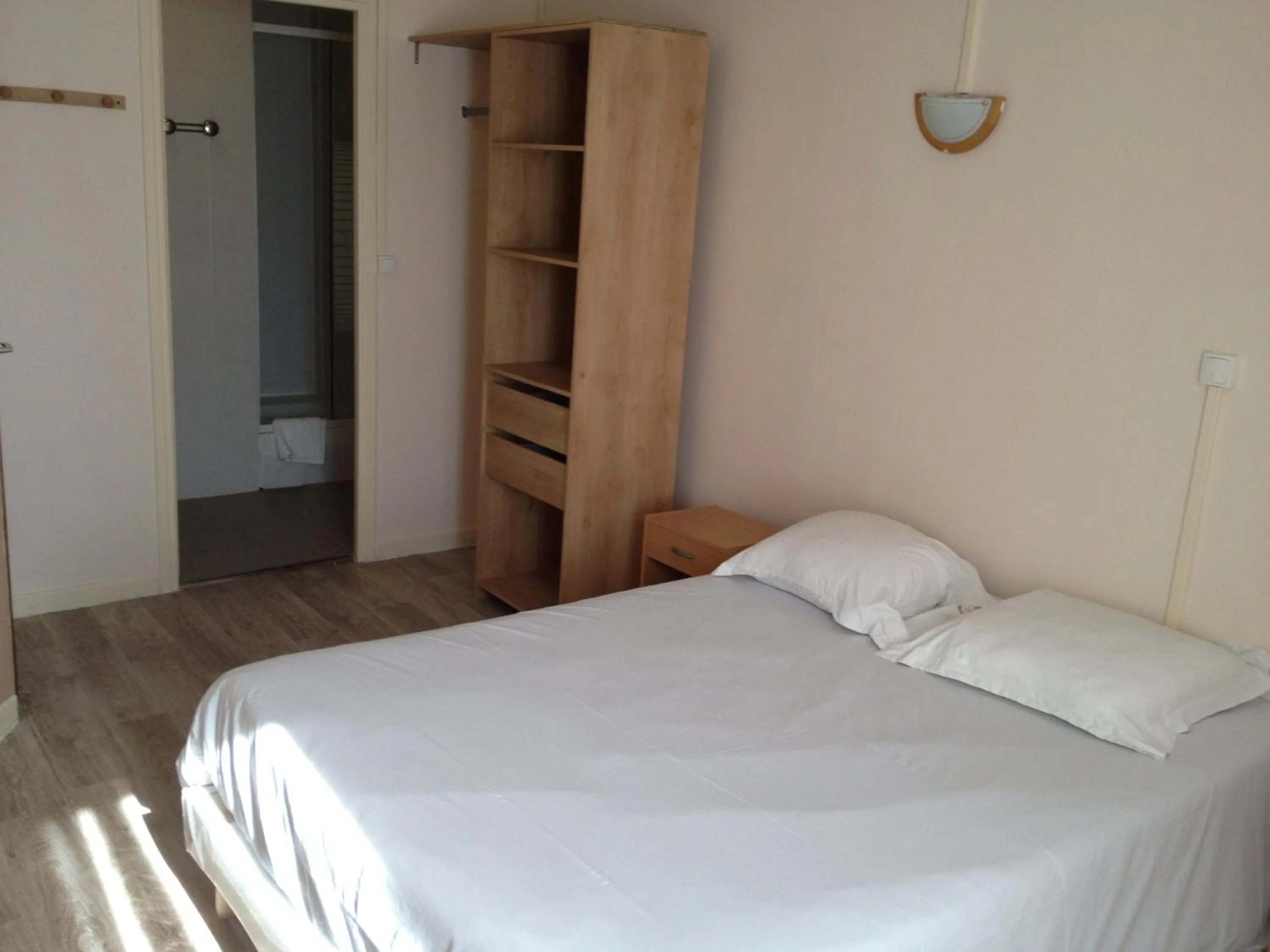 Bed in Hotel Le Bristol