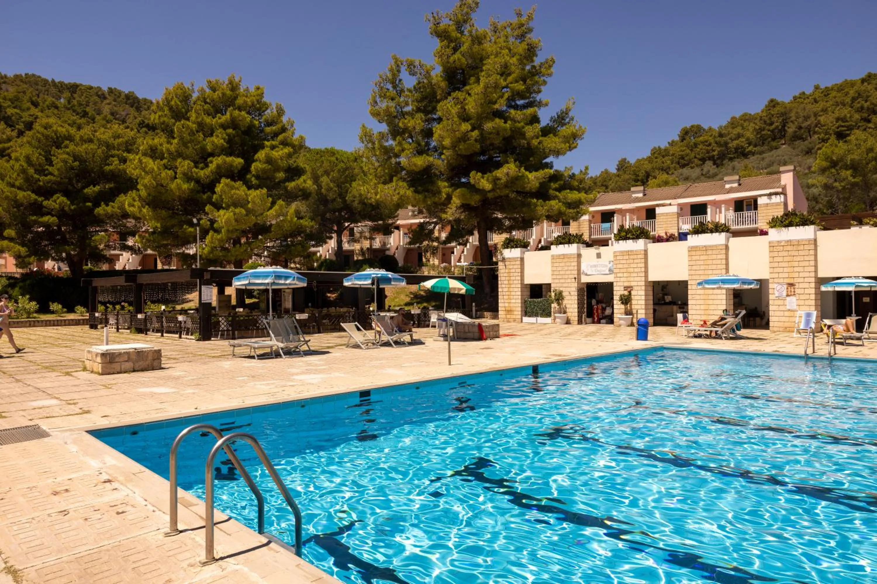 Swimming pool in Hotel degli Ulivi