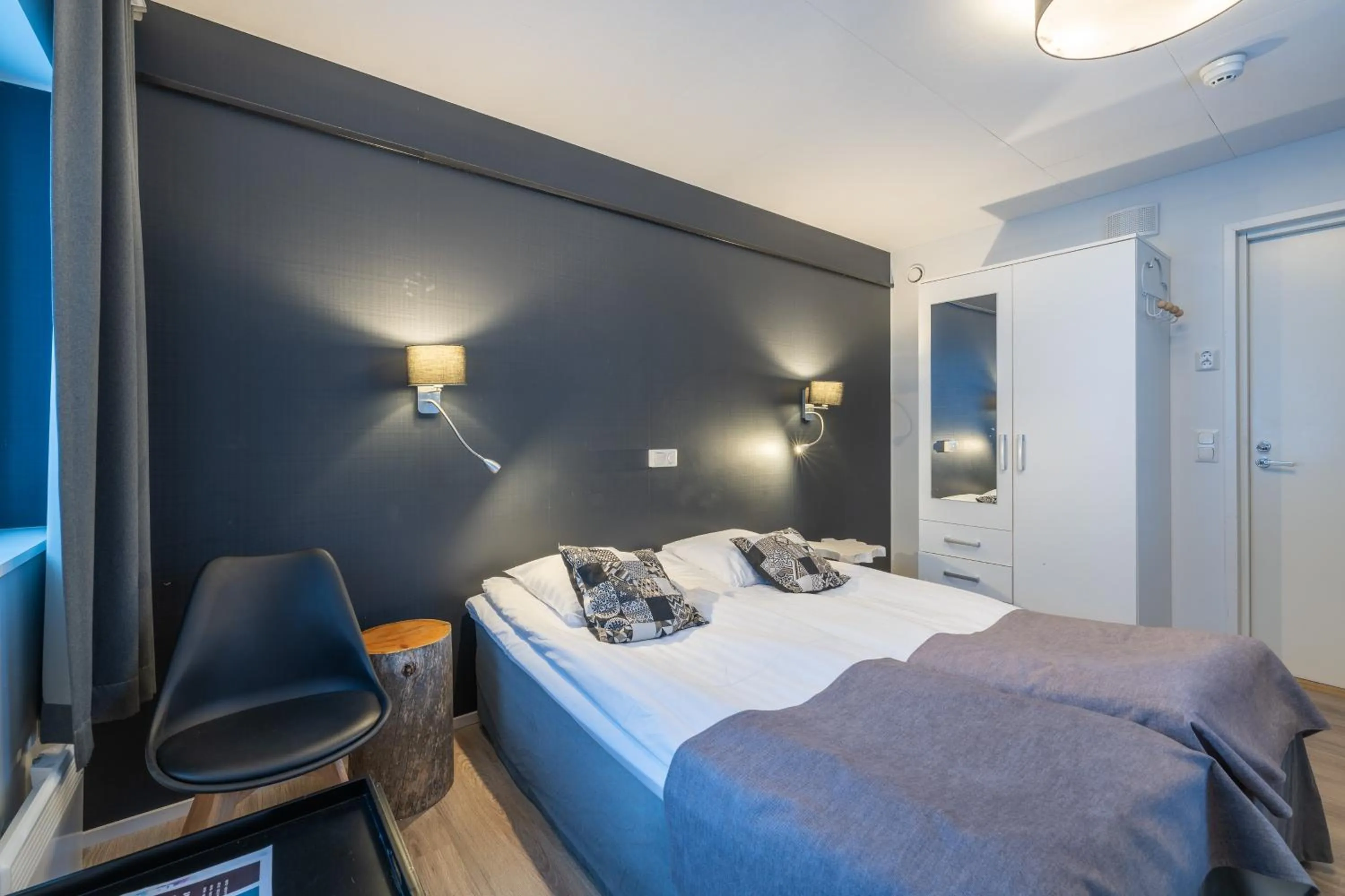 Bed in Kuukkeli Saariselkä Inn