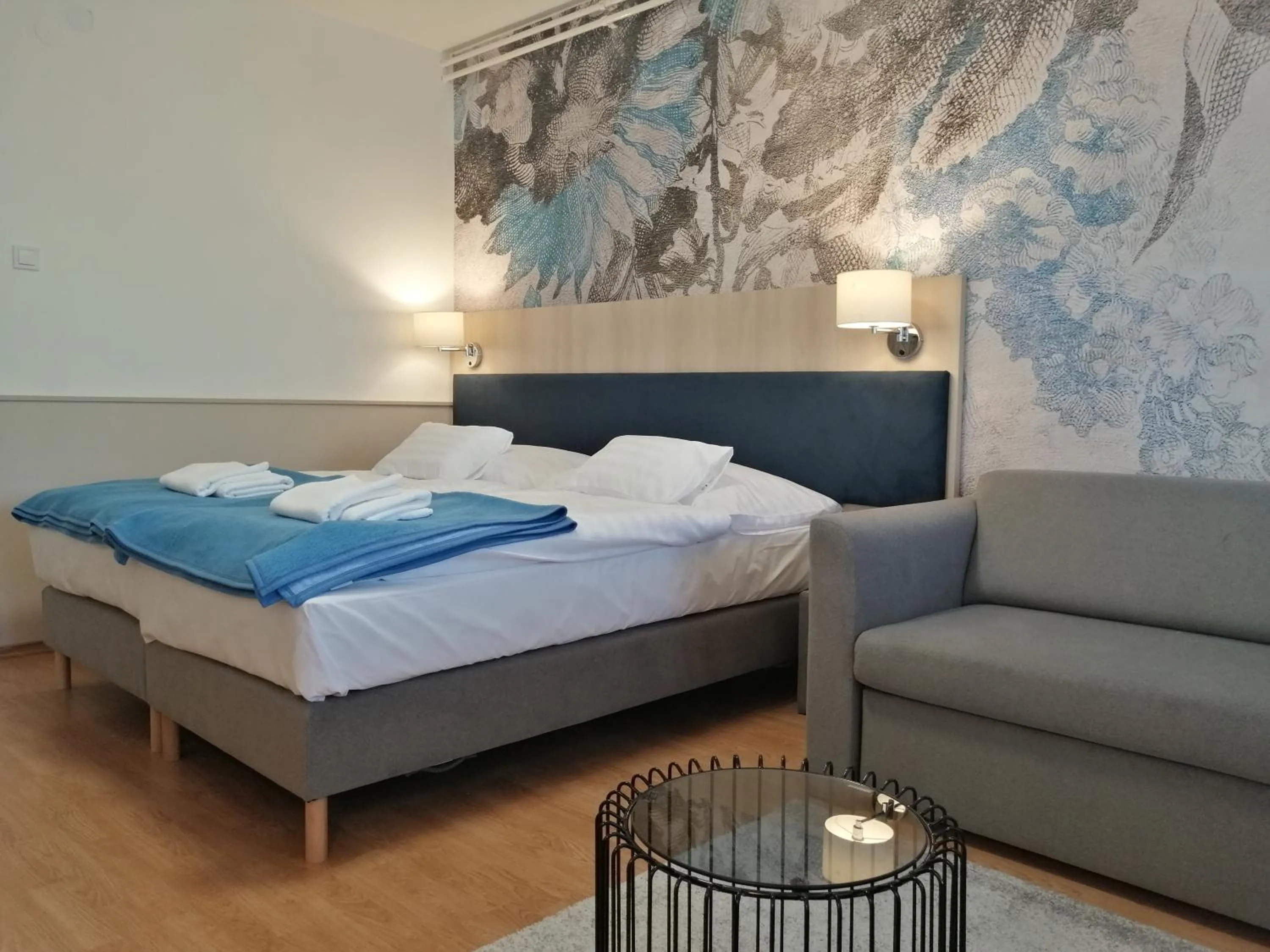 Property building, Bed in Hőforrás Hotel