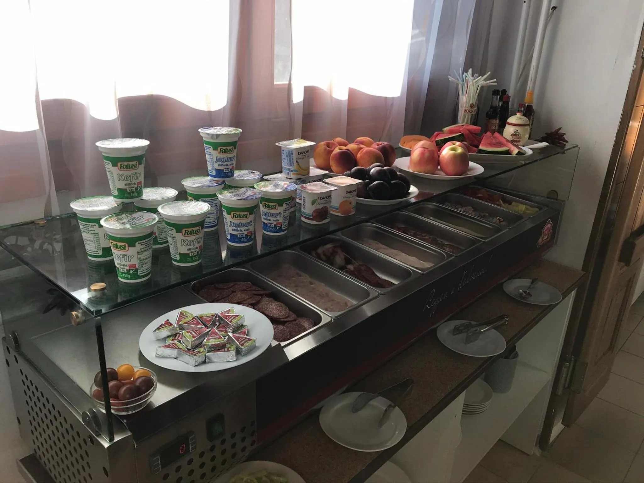 Buffet breakfast in Hőforrás Hotel