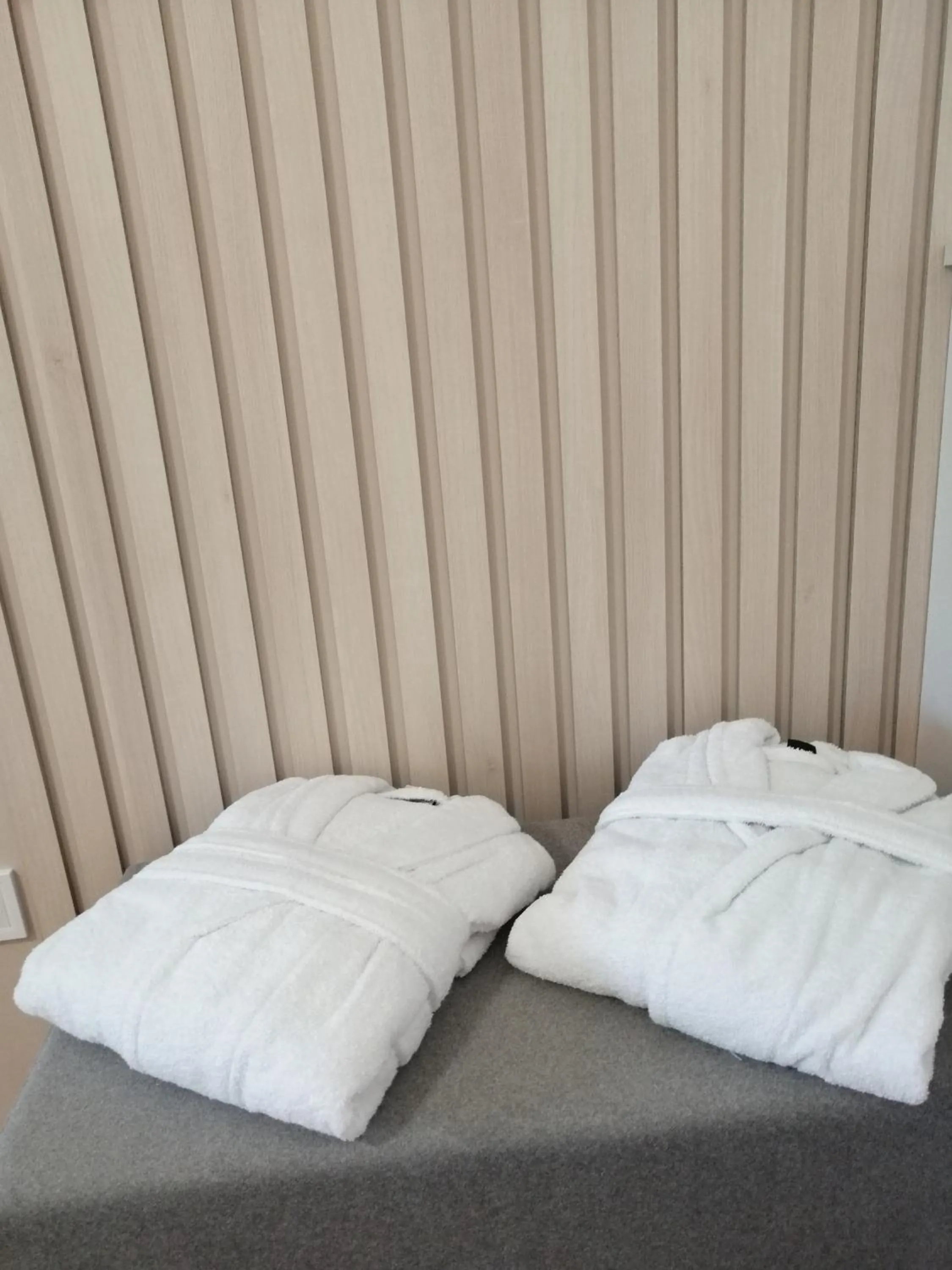 Property building, Bed in Hőforrás Hotel