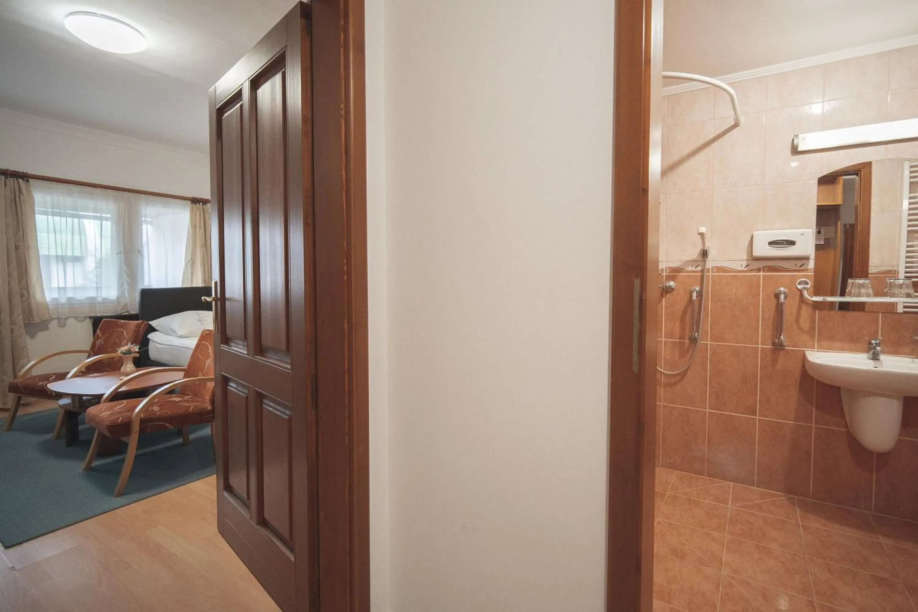 Shower in Hőforrás Hotel