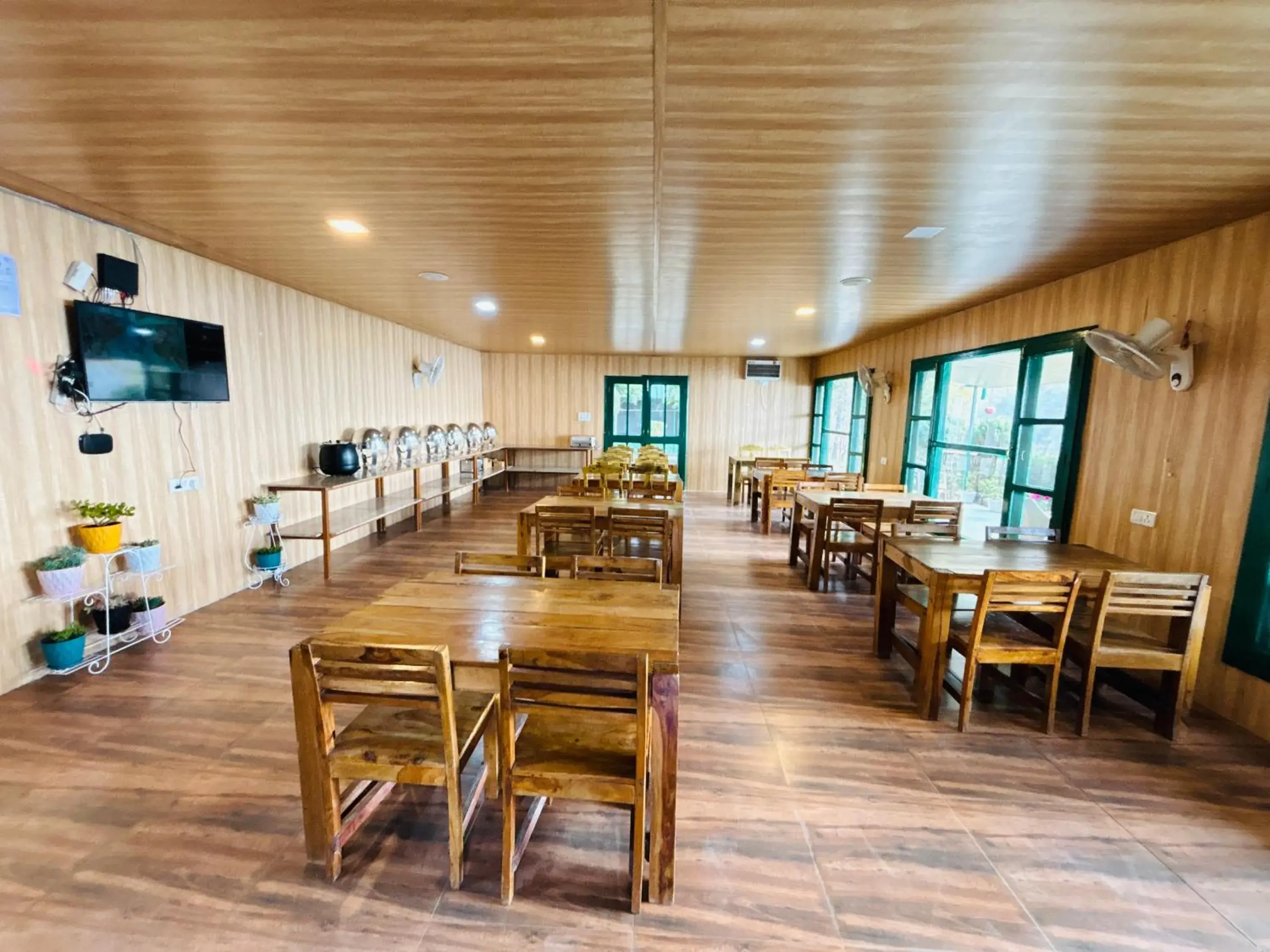 Restaurant/places to eat in Room on the Roof, Viraatkhai-Chakrata, By Himalayan Eco Lodges Restaurant/places to eat in Room on the Roof, Viraatkhai-Chakrata, By Himalayan Eco Lodges