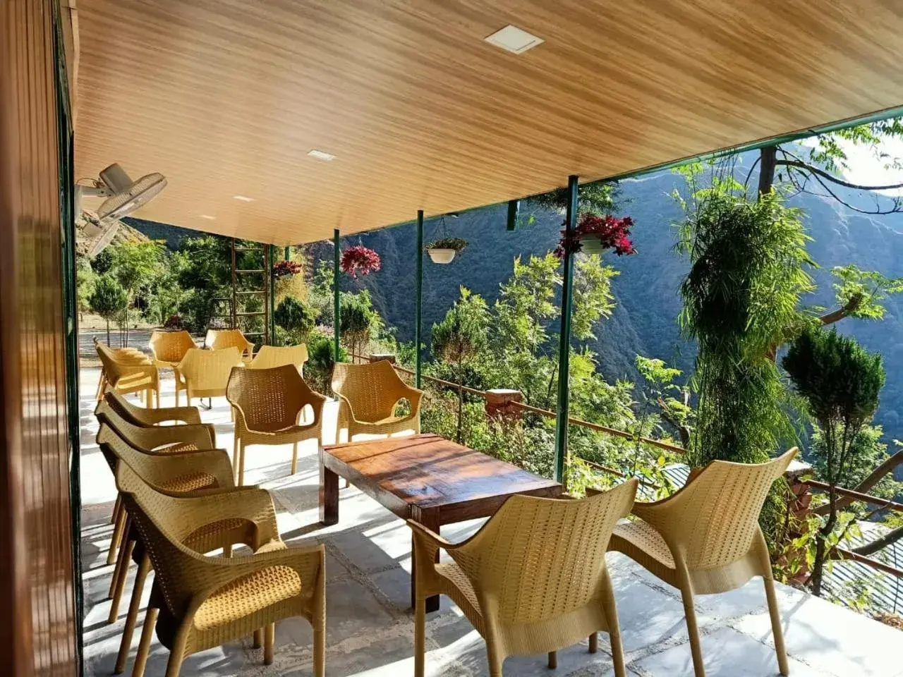 Restaurant/places to eat in Room on the Roof, Viraatkhai-Chakrata, By Himalayan Eco Lodges Restaurant/places to eat in Room on the Roof, Viraatkhai-Chakrata, By Himalayan Eco Lodges