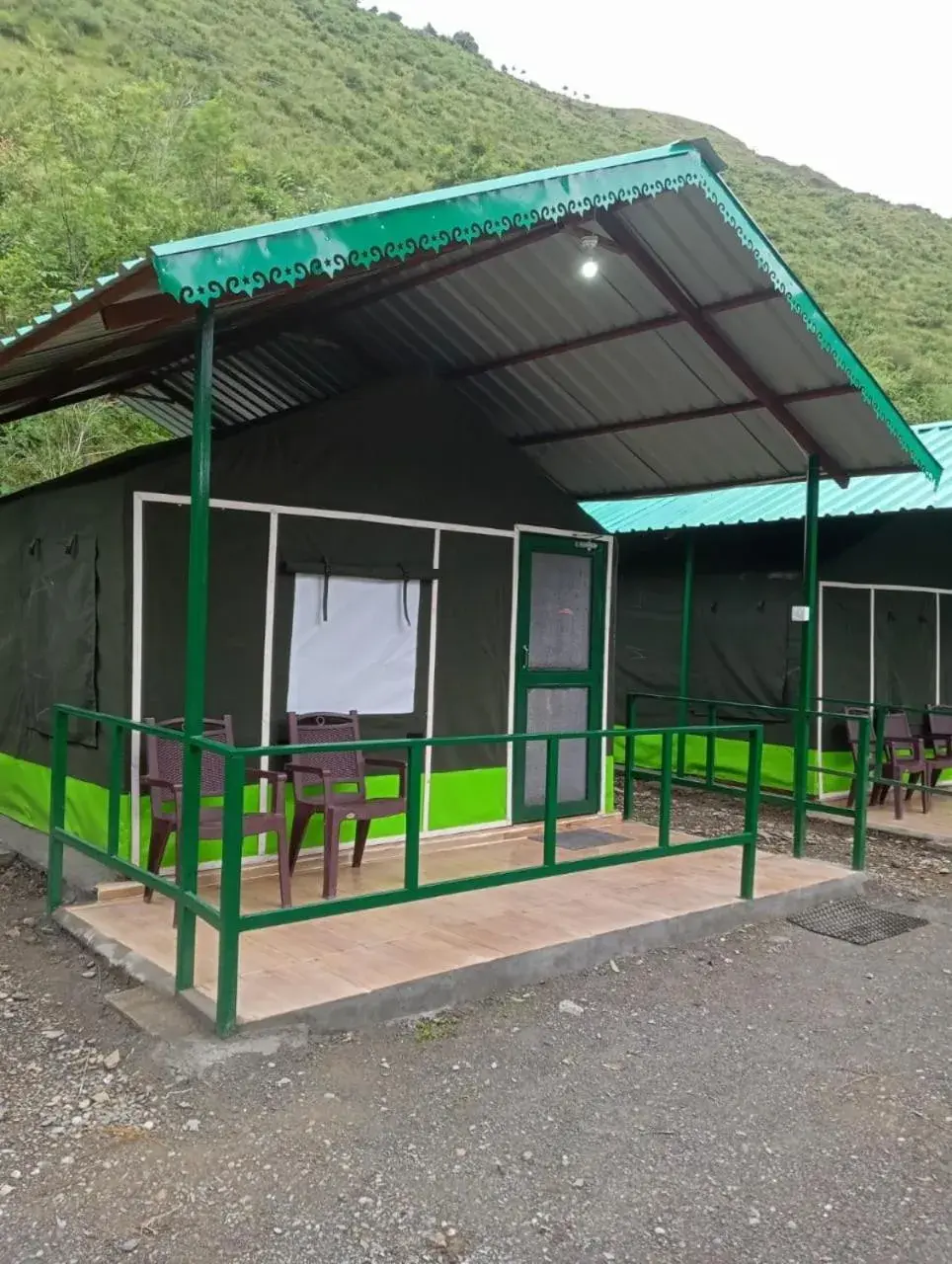 Property building in Room on the Roof, Viraatkhai-Chakrata, By Himalayan Eco Lodges Property building in Room on the Roof, Viraatkhai-Chakrata, By Himalayan Eco Lodges