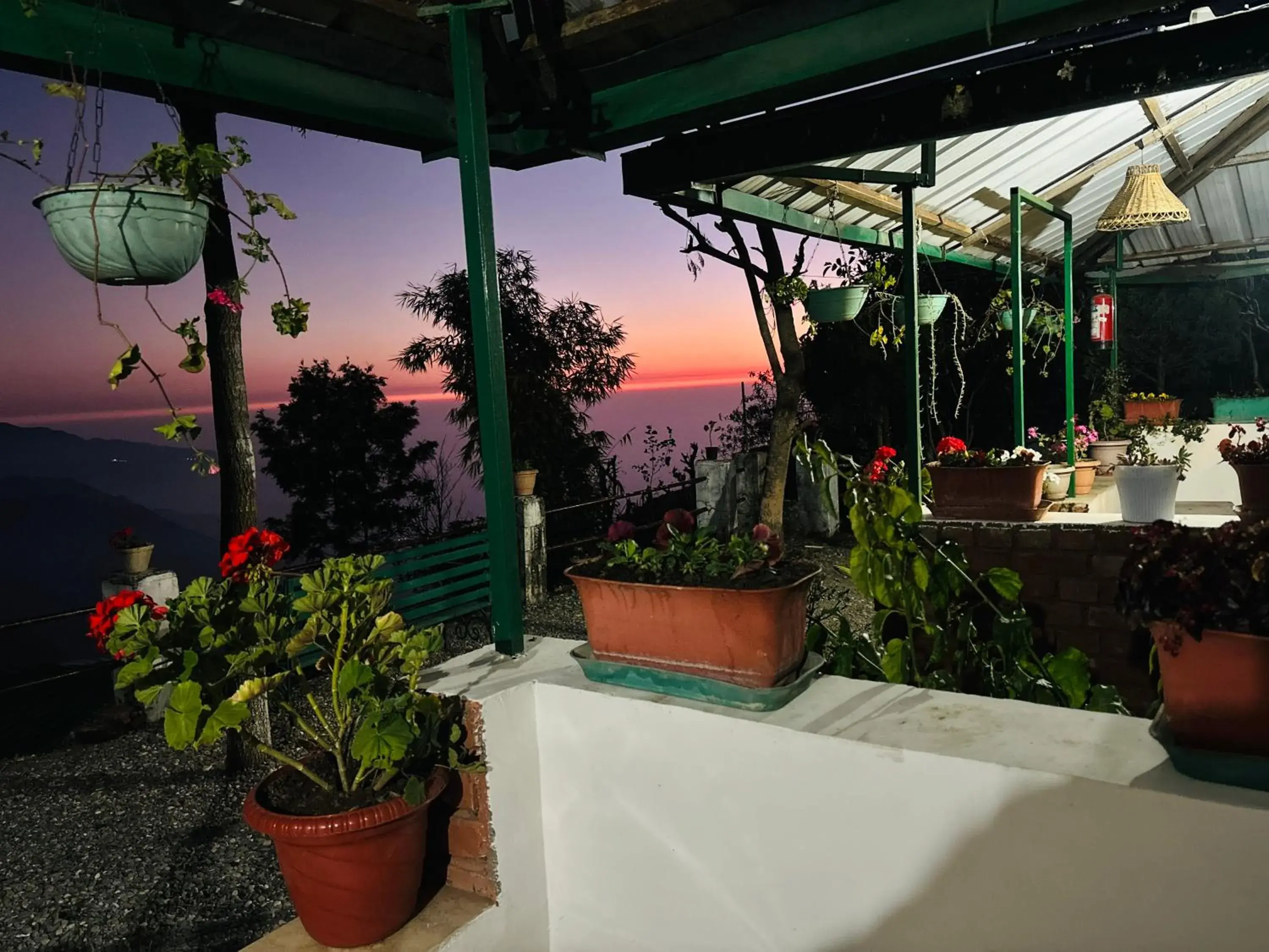 Property building in Room on the Roof, Viraatkhai-Chakrata, By Himalayan Eco Lodges Property building in Room on the Roof, Viraatkhai-Chakrata, By Himalayan Eco Lodges