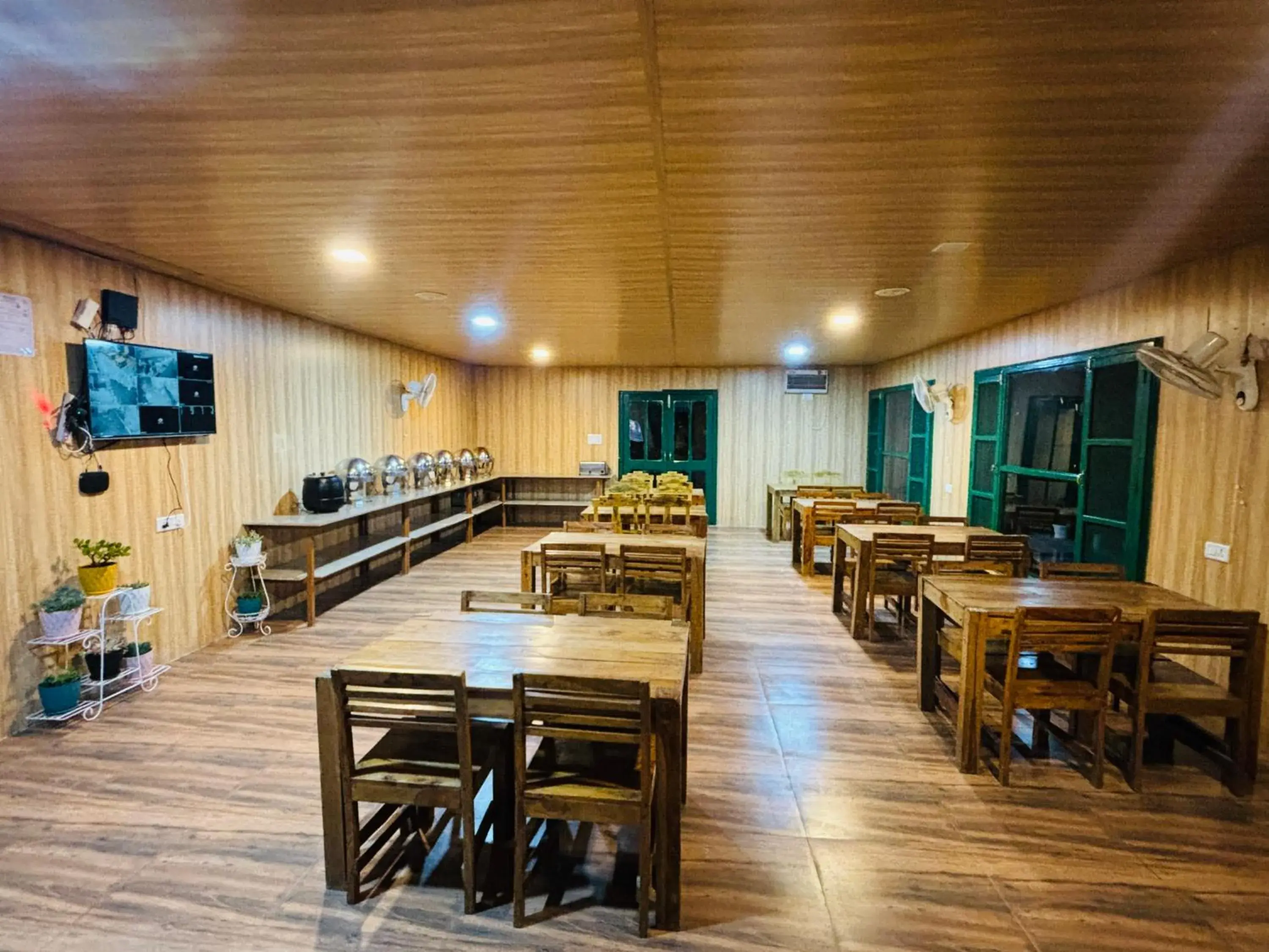 Restaurant/places to eat in Room on the Roof, Viraatkhai-Chakrata, By Himalayan Eco Lodges Restaurant/places to eat in Room on the Roof, Viraatkhai-Chakrata, By Himalayan Eco Lodges