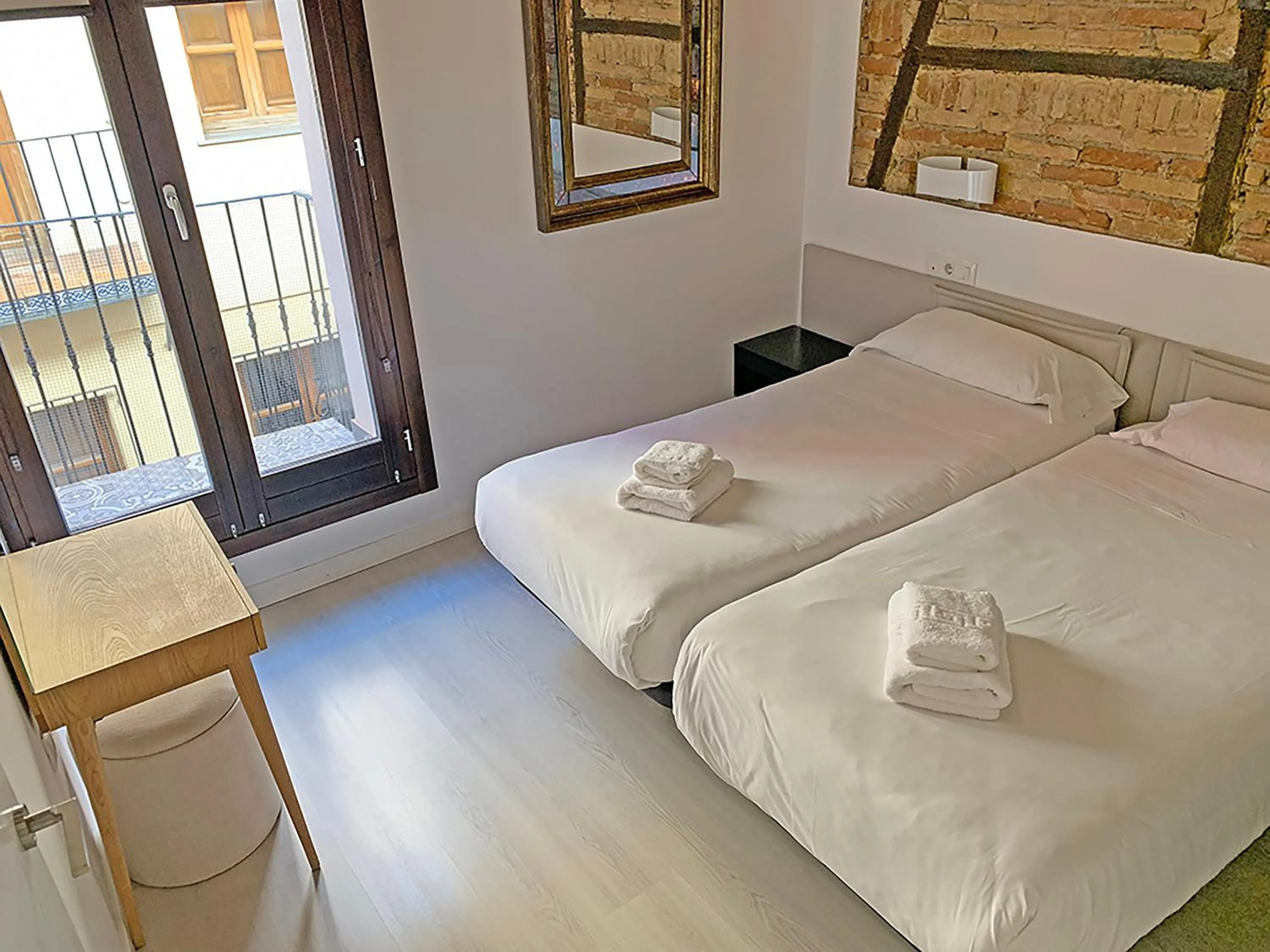 Bedroom, Bed in Apartamentos Real Suites Realejo 3000
