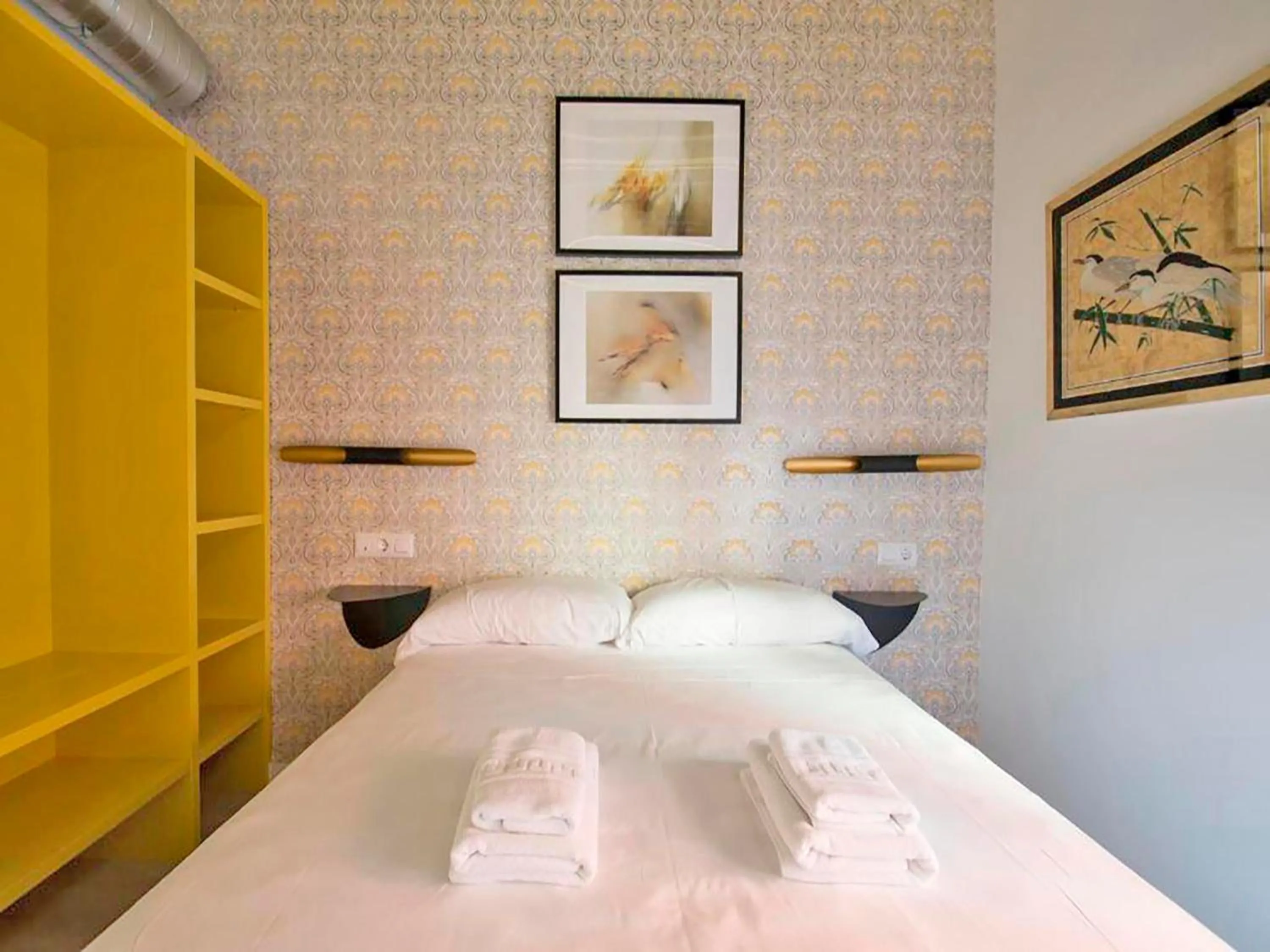 Bedroom, Bed in Apartamentos Real Suites Realejo 3000