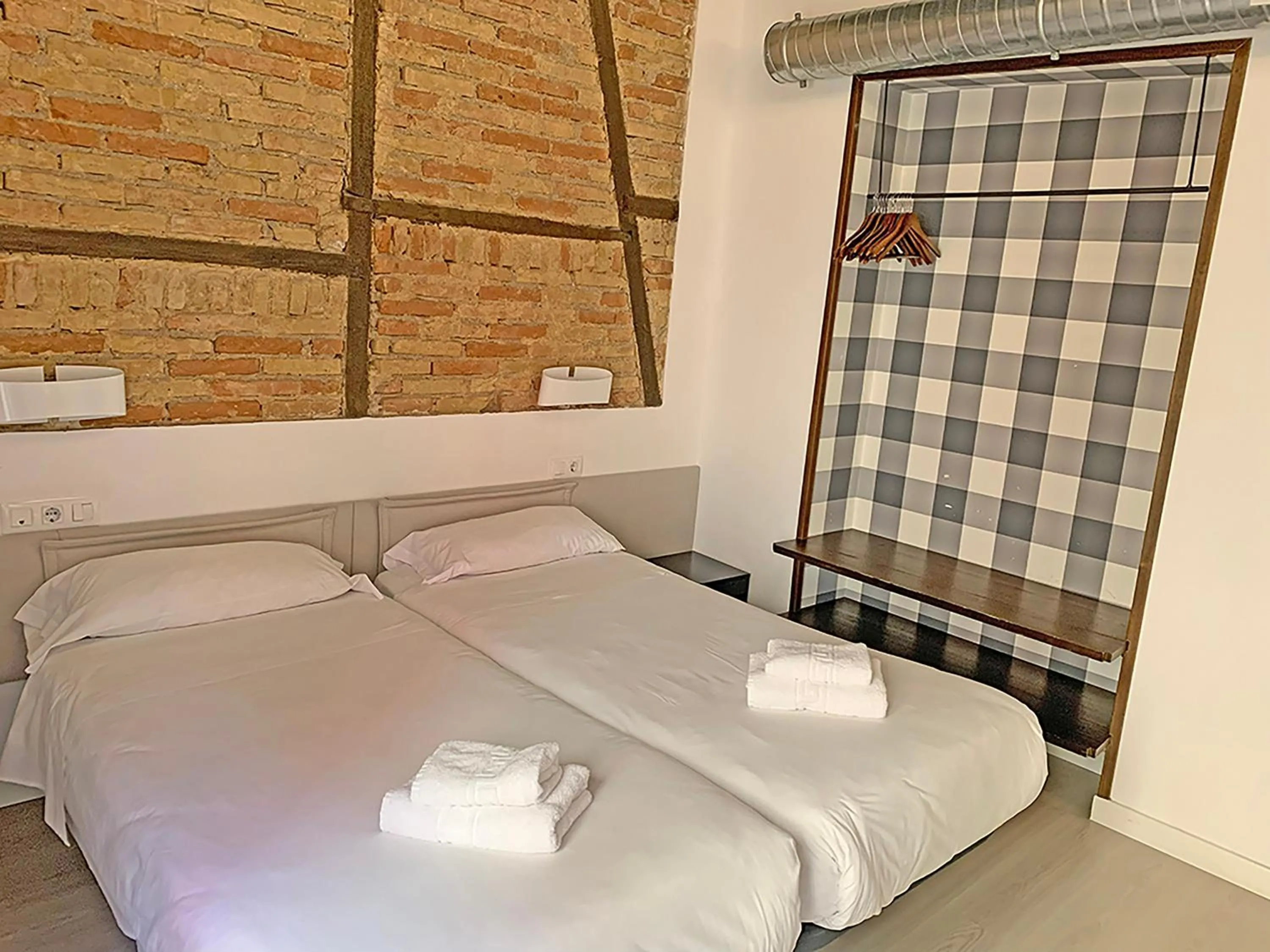 Bedroom, Bed in Apartamentos Real Suites Realejo 3000