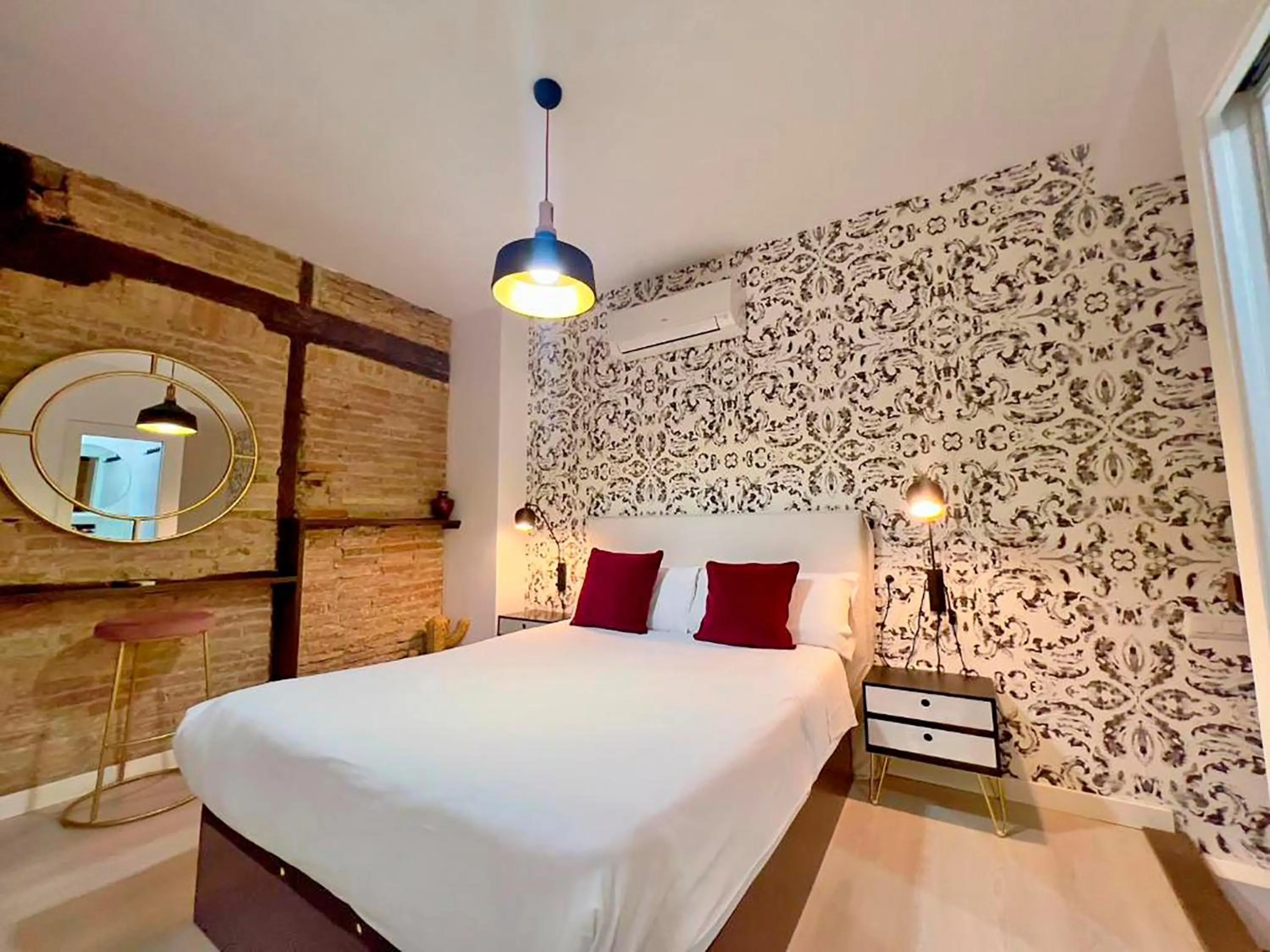 Bedroom, Bed in Apartamentos Real Suites Realejo 3000