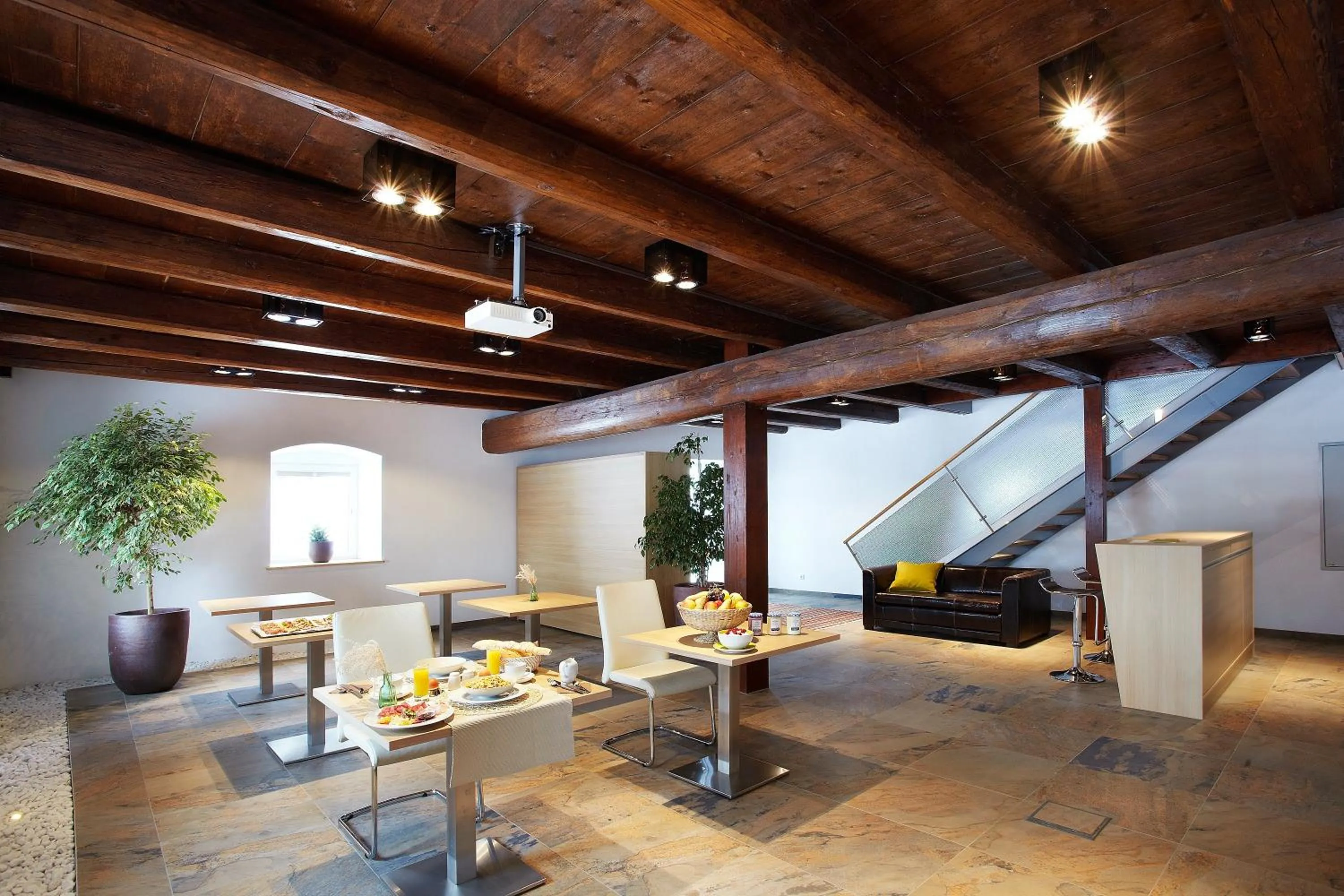 Restaurant/places to eat in Brucknergut