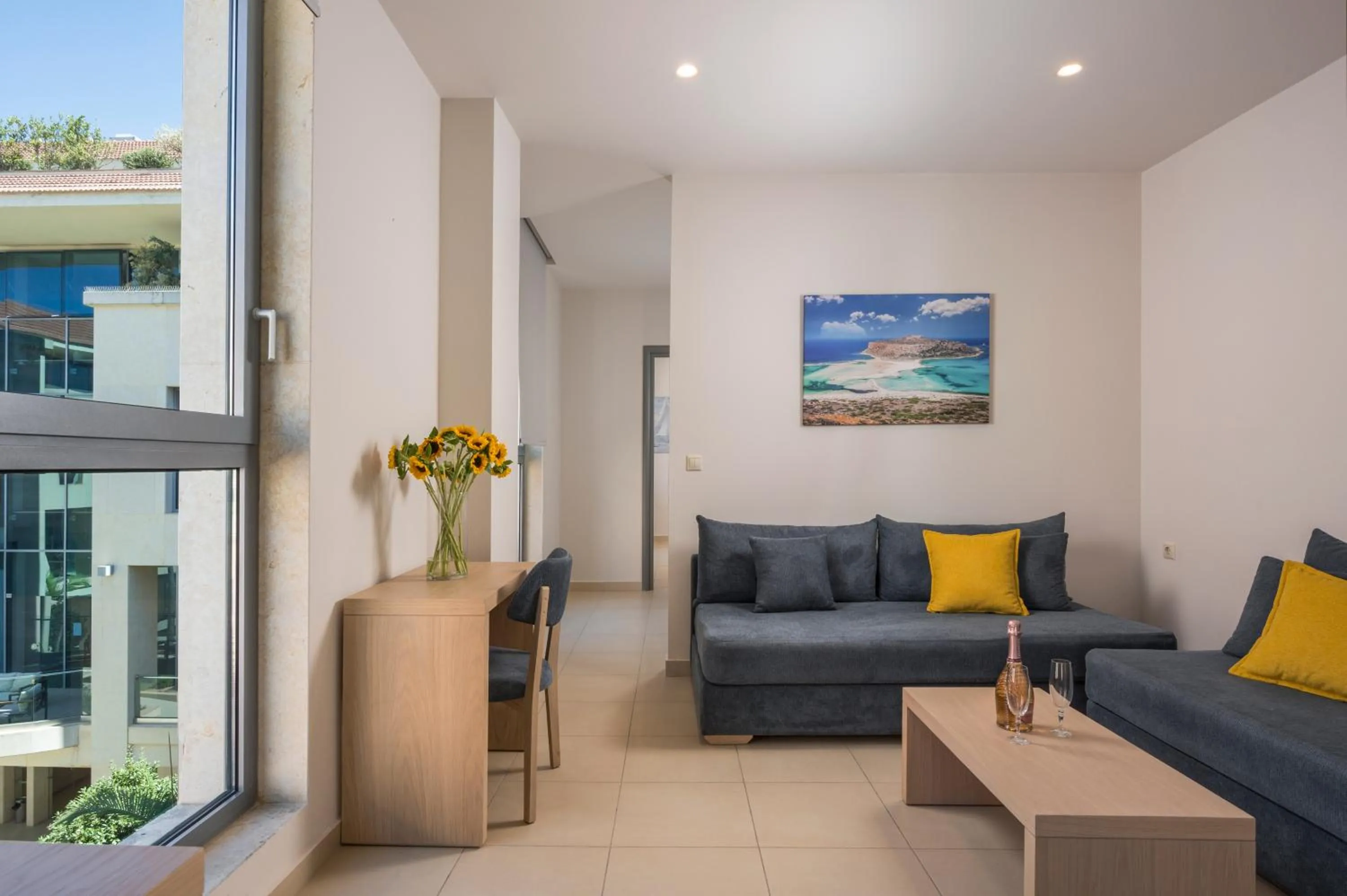 Trianon Luxury Apartments & Suites