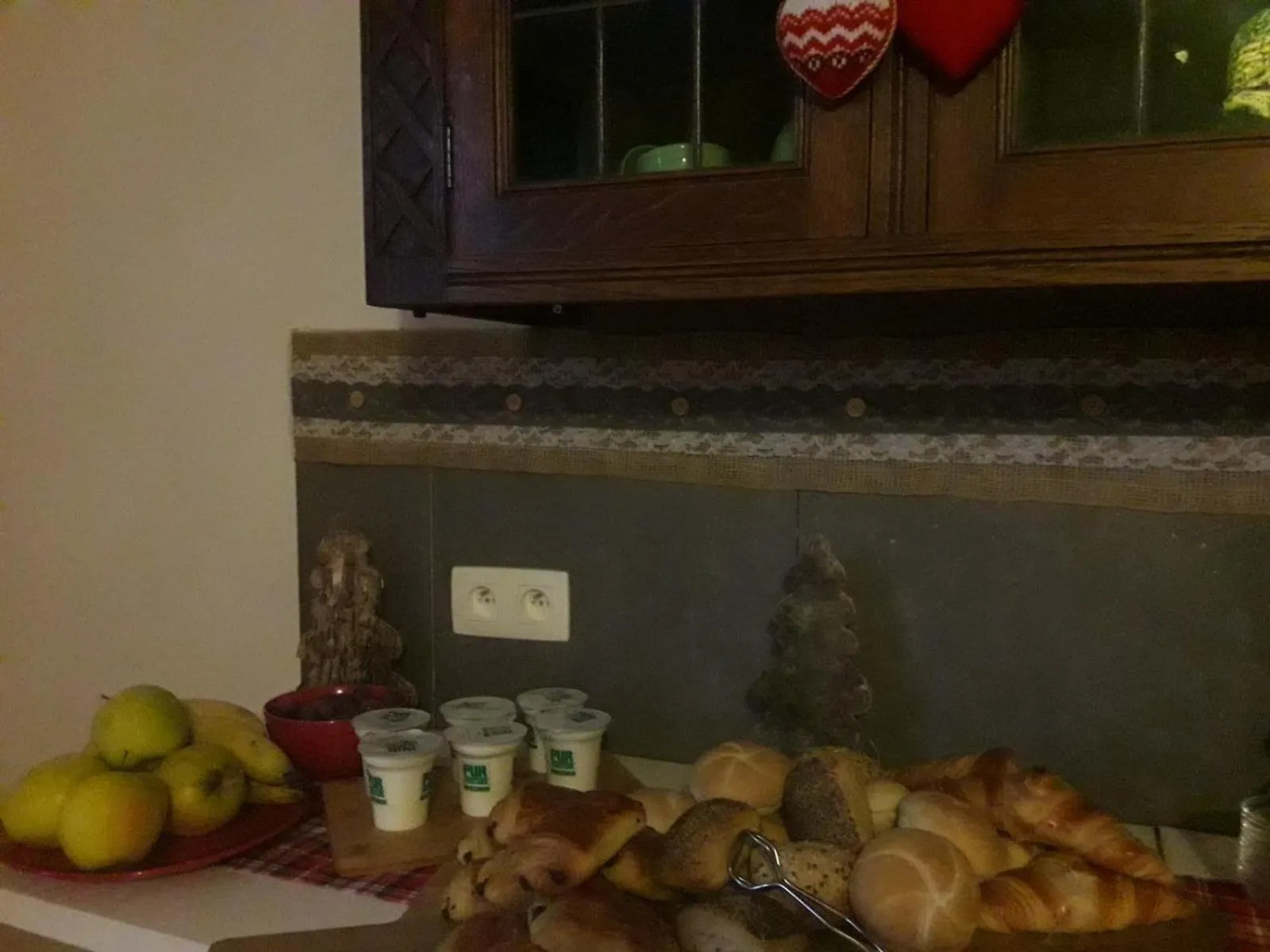 Restaurant/places to eat in La Fleur et Le Soleil (F&S)