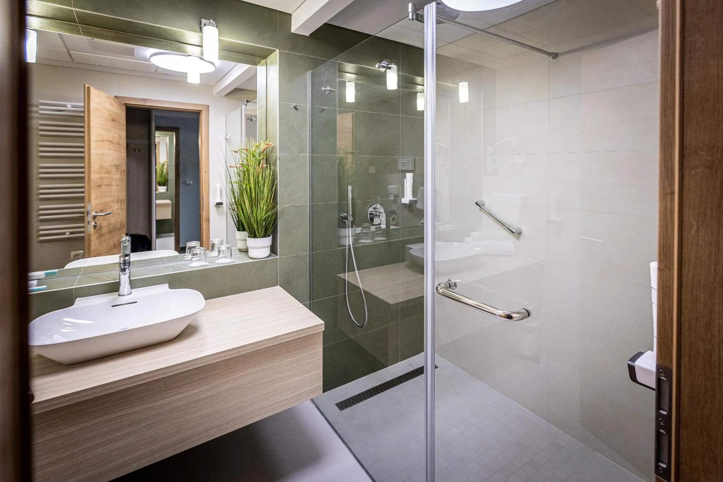 Shower in Nádas Tó Park Hotel