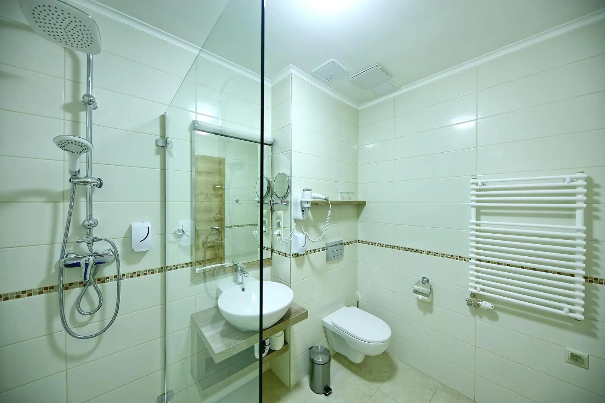 Shower in Nádas Tó Park Hotel