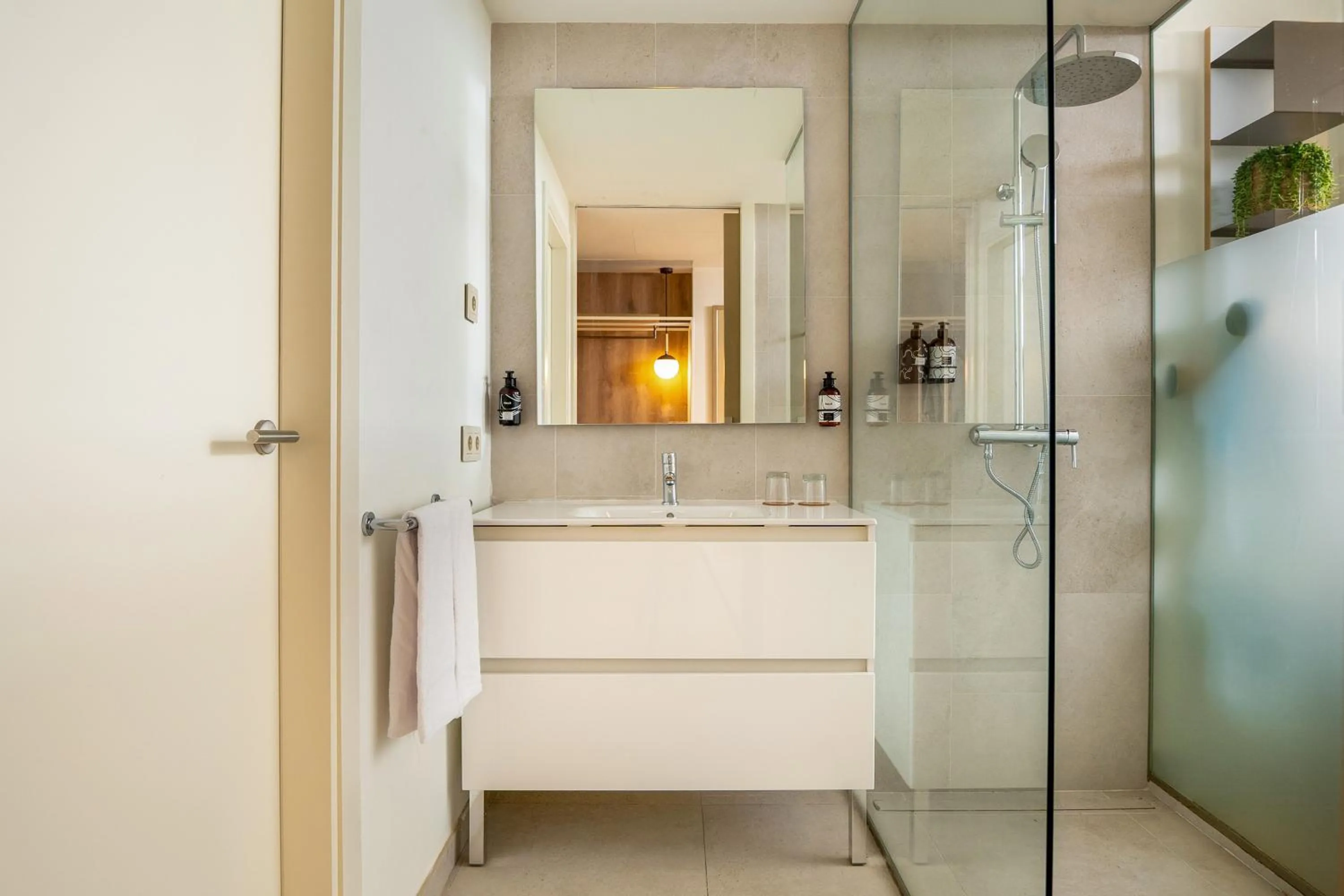 Shower in INNSiDE by Meliá Calviá Beach