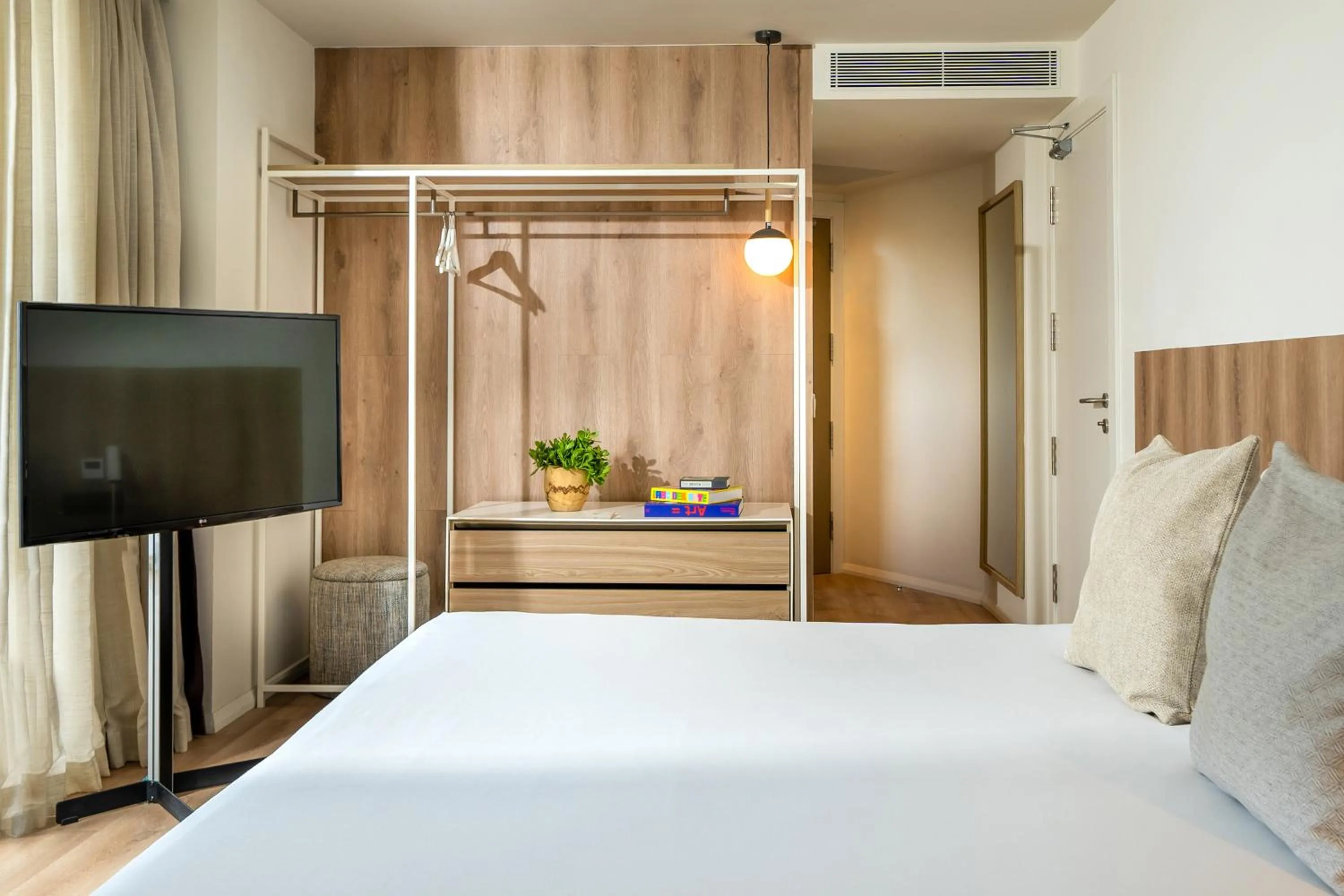 Bed in INNSiDE by Meliá Calviá Beach