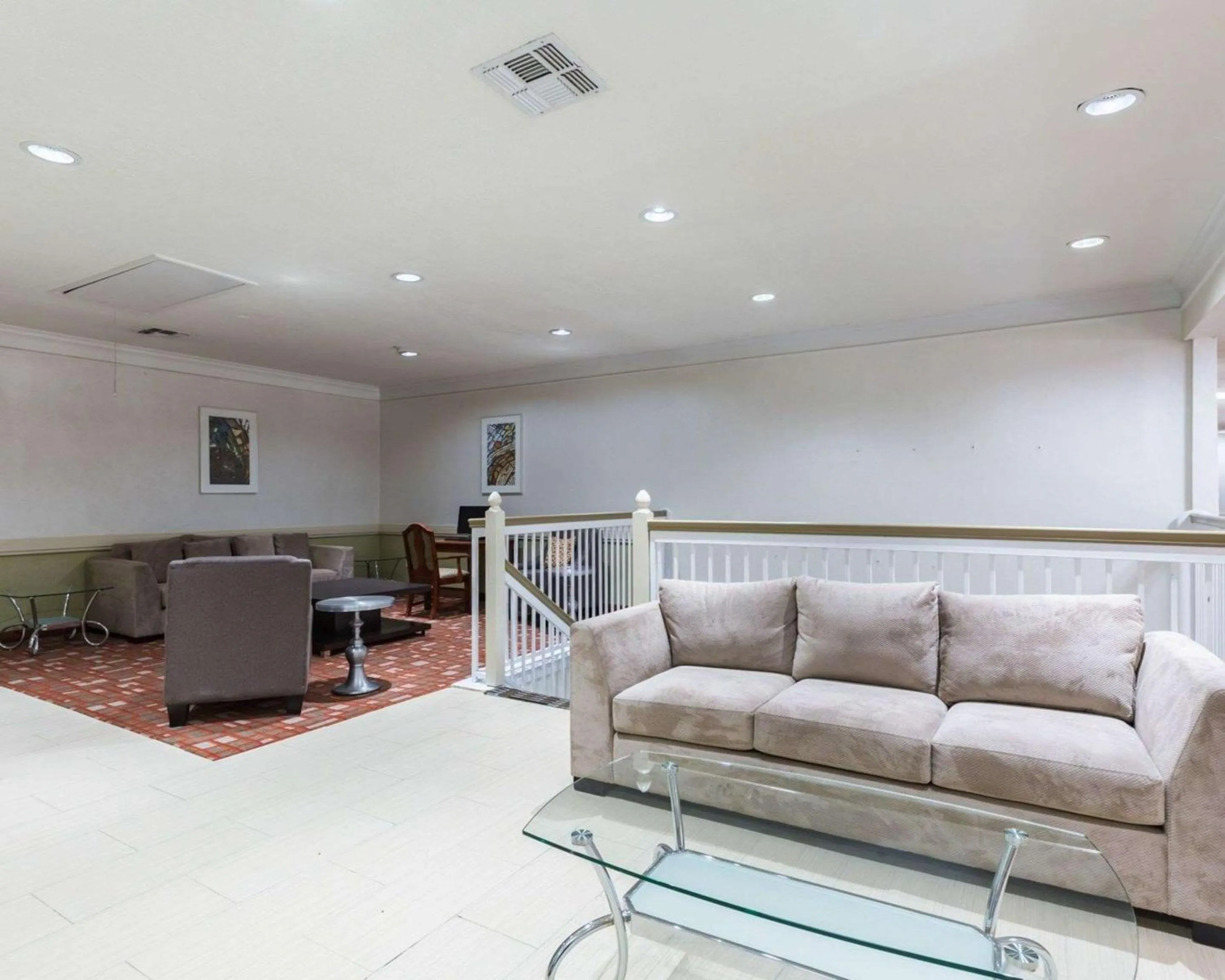 Lobby or reception in Econo Lodge Inn & Suites East Houston I-10