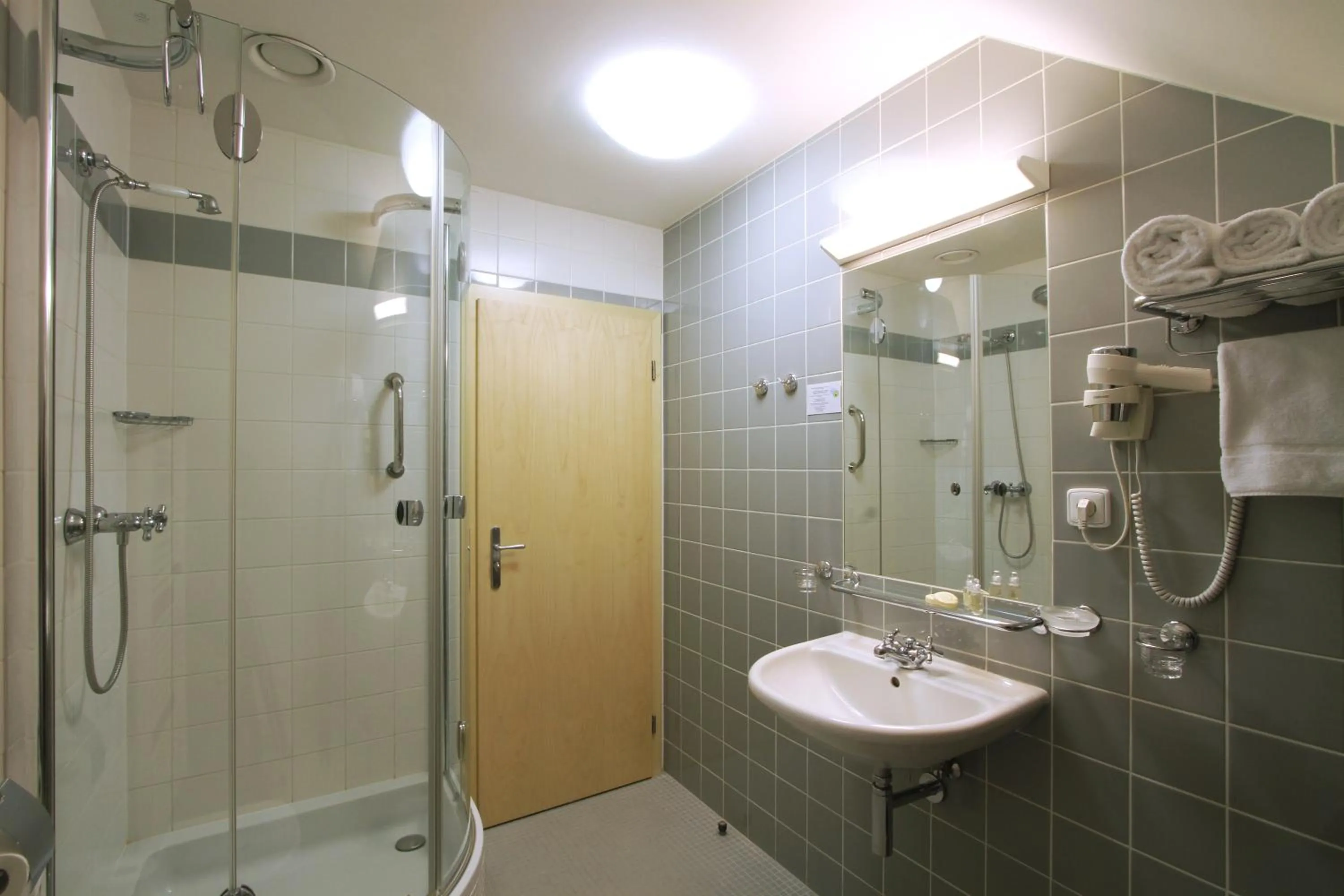 Shower in Hotel DAP