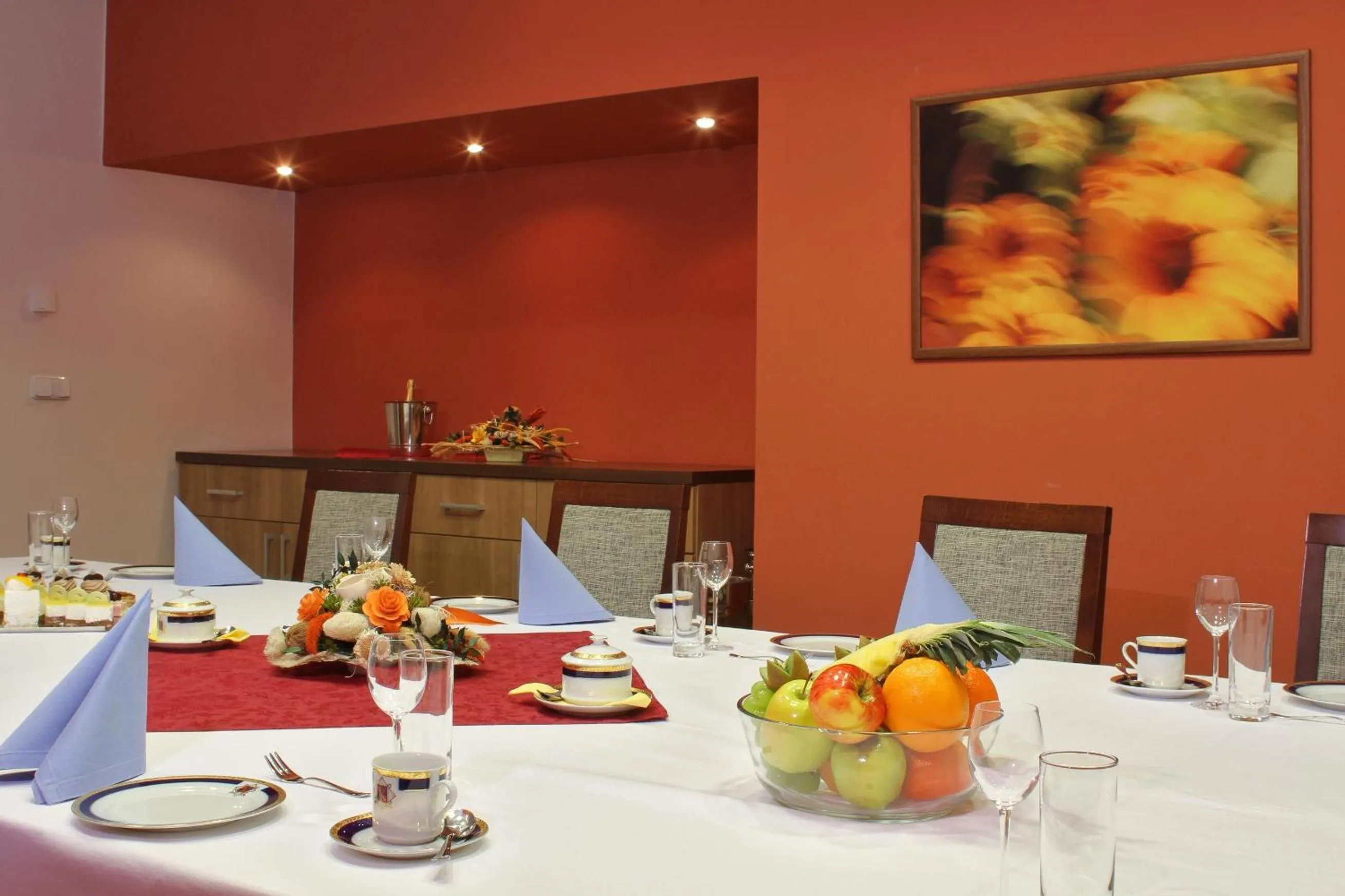 Restaurant/places to eat in Hotel DAP