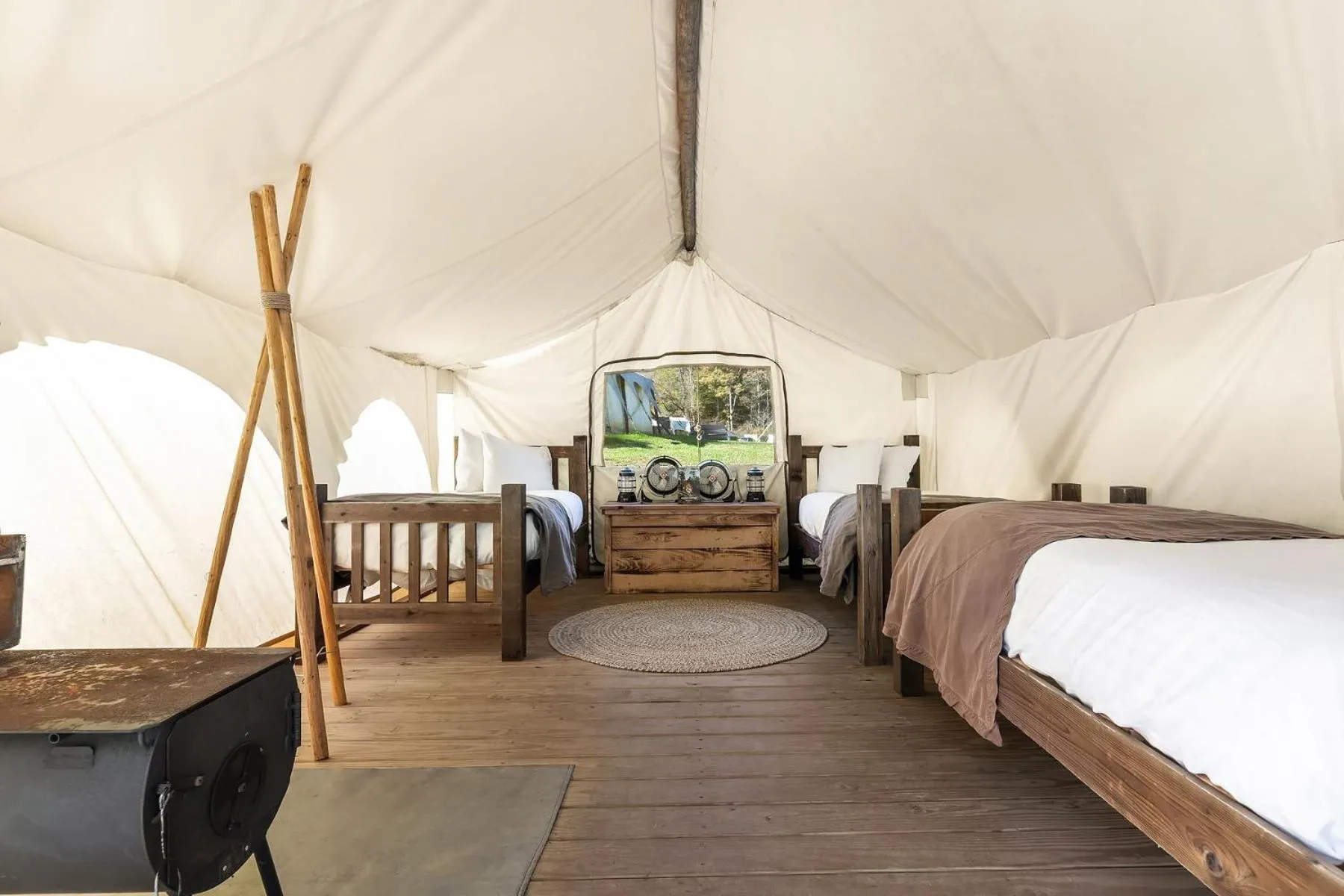 Photo of the whole room, Bed in Under Canvas Great Smoky Mountains