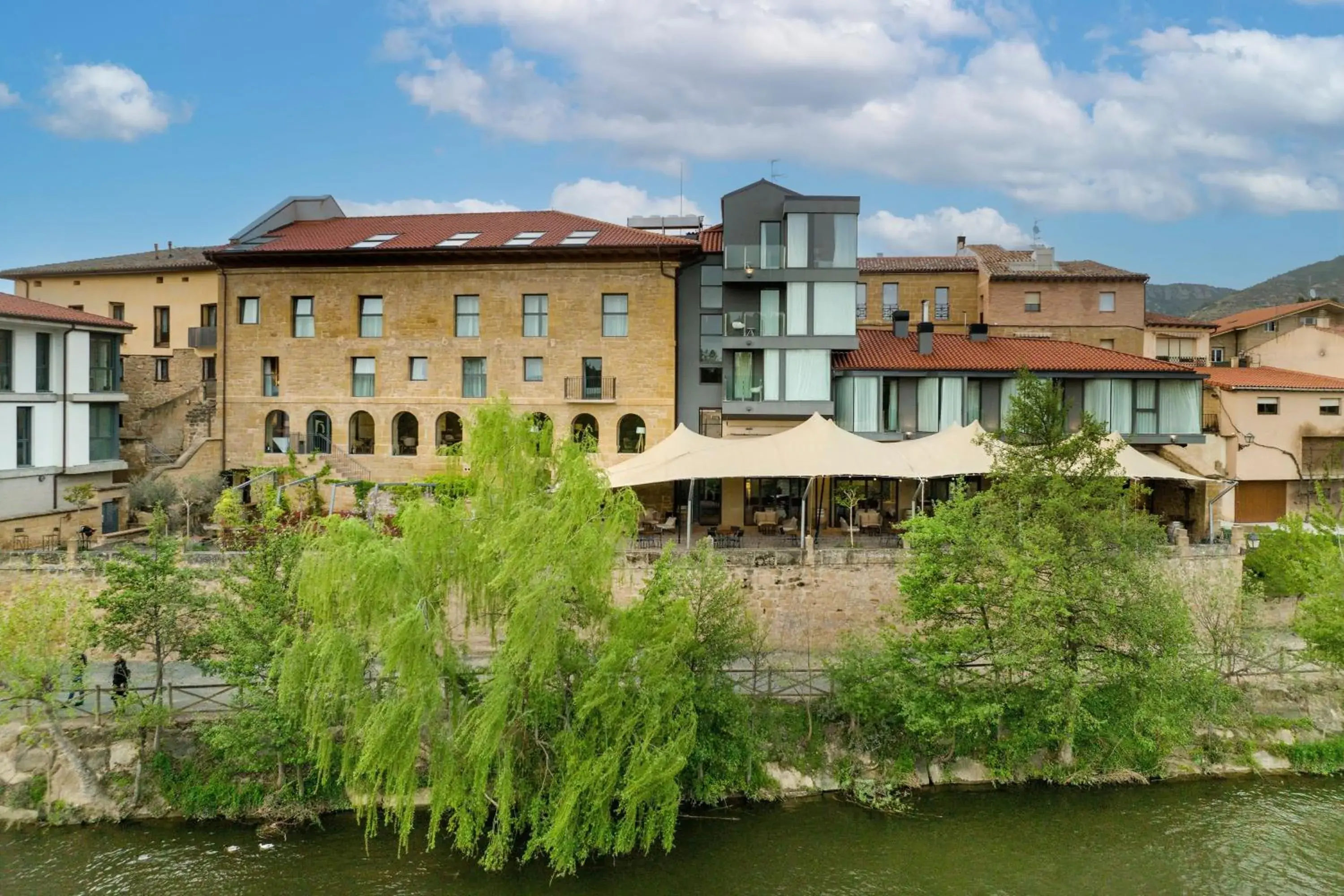 Property building in Palacio Tondón, La Rioja Brinas, Autograph Collection Property building in Palacio Tondón, La Rioja Brinas, Autograph Collection