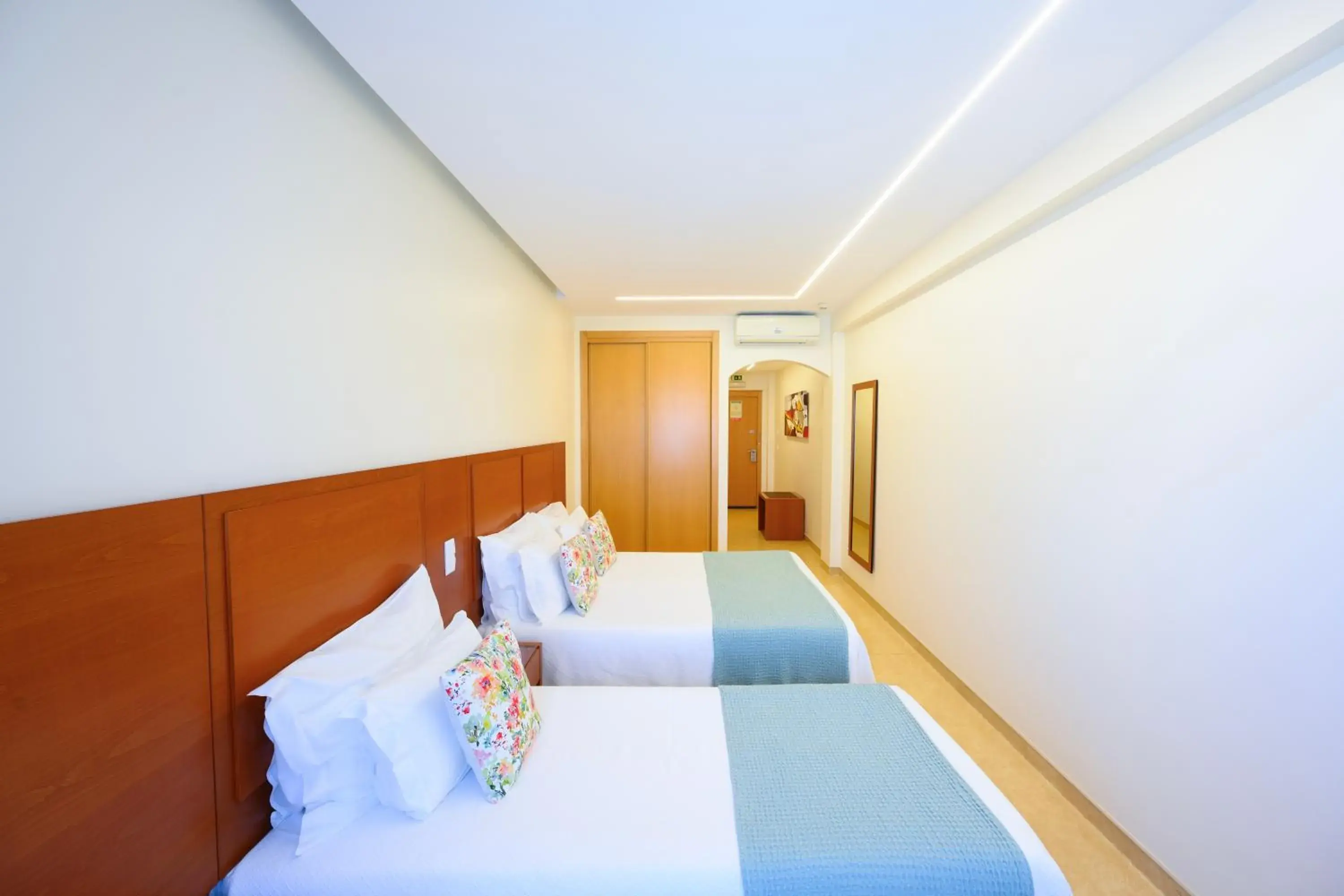 Triple Room with Private Bathroom in Hospedaria Recomeçar Triple Room with Private Bathroom in Hospedaria Recomeçar