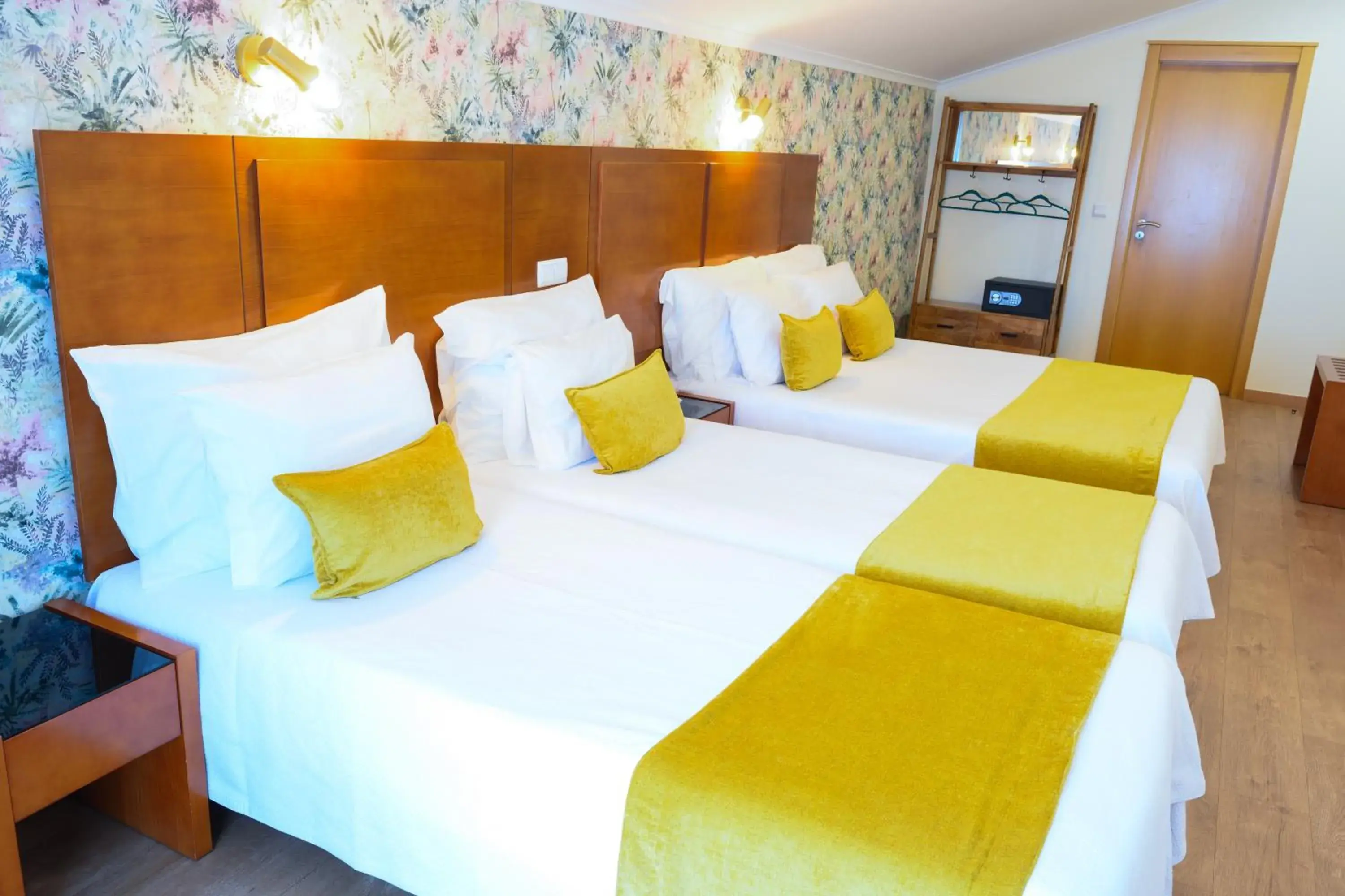 Quadruple Room with Balcony - single occupancy in Hospedaria Recomeçar Quadruple Room with Balcony - single occupancy in Hospedaria Recomeçar