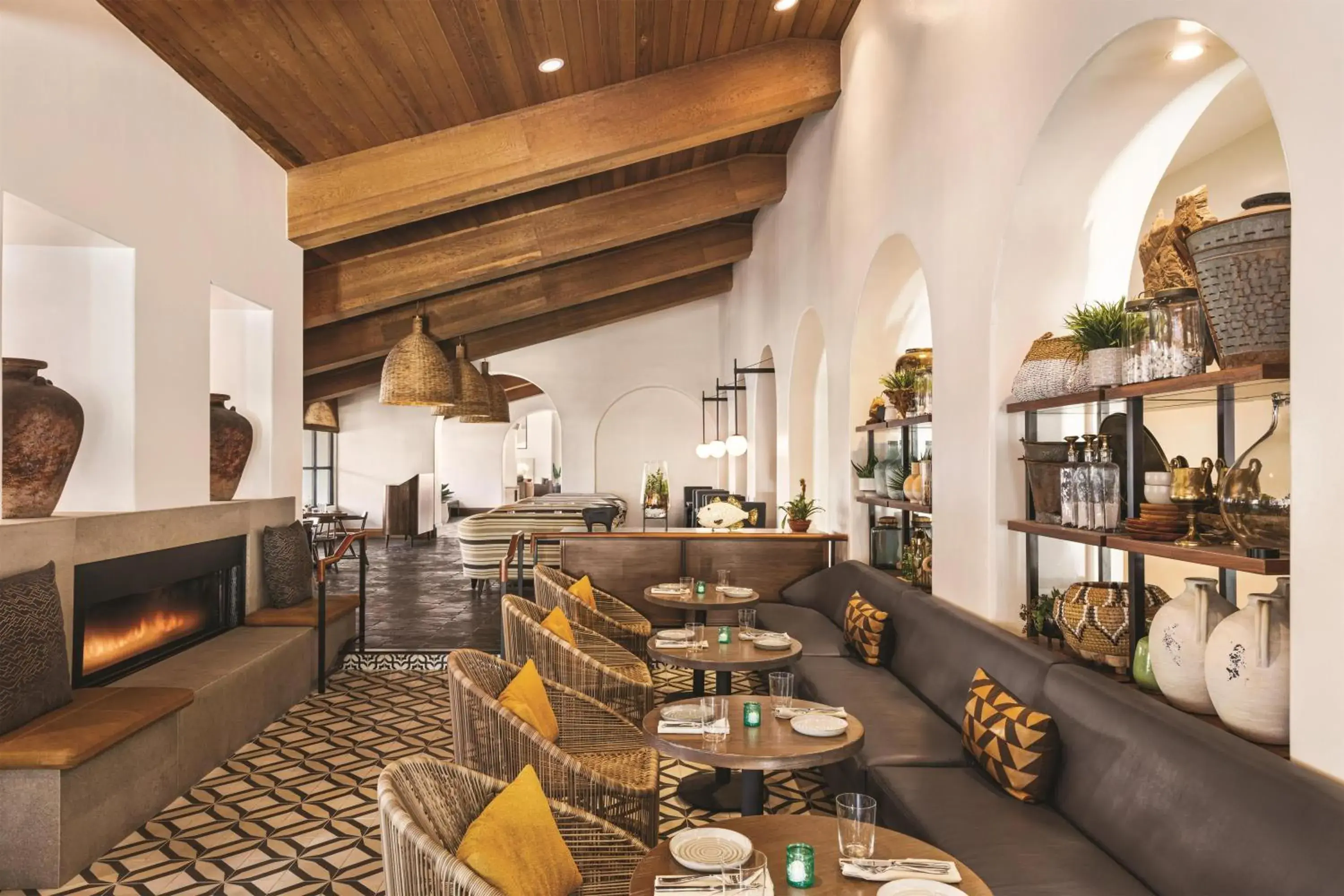 Restaurant/places to eat in Zachari Dunes on Mandalay Beach, Curio Collection by Hilton Restaurant/places to eat in Zachari Dunes on Mandalay Beach, Curio Collection by Hilton