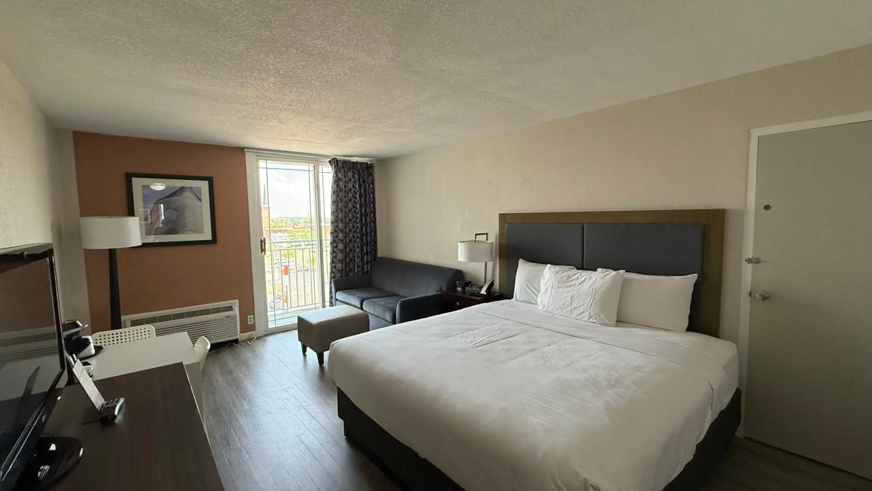 Bedroom, Bed in Silver Beach Hotel Bedroom, Bed in Silver Beach Hotel