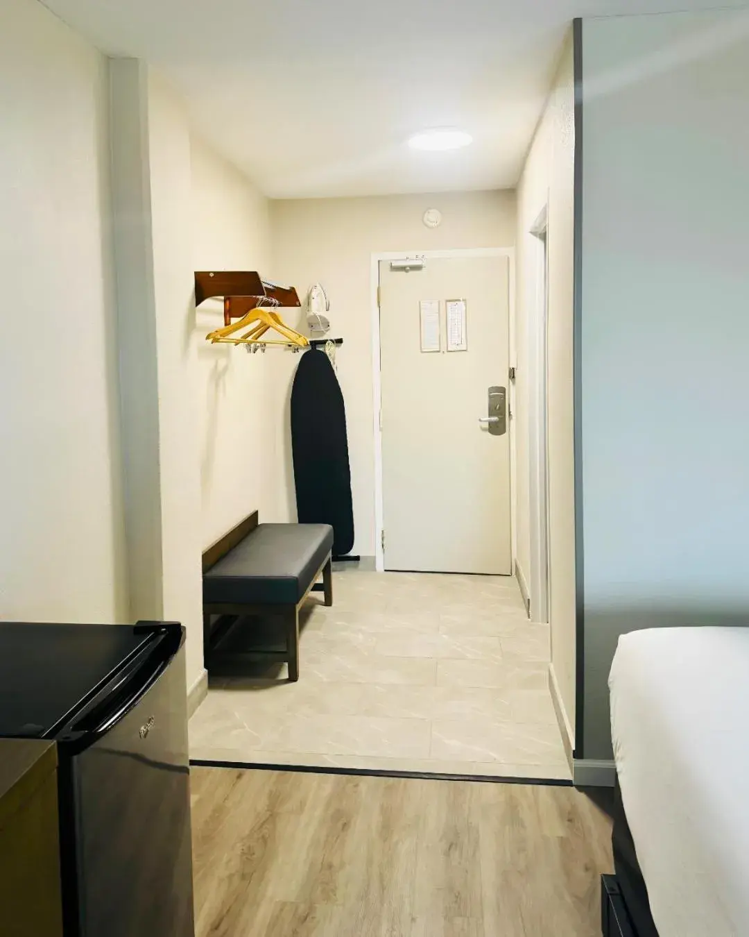 Property building, Bed in Silver Beach Hotel Property building, Bed in Silver Beach Hotel