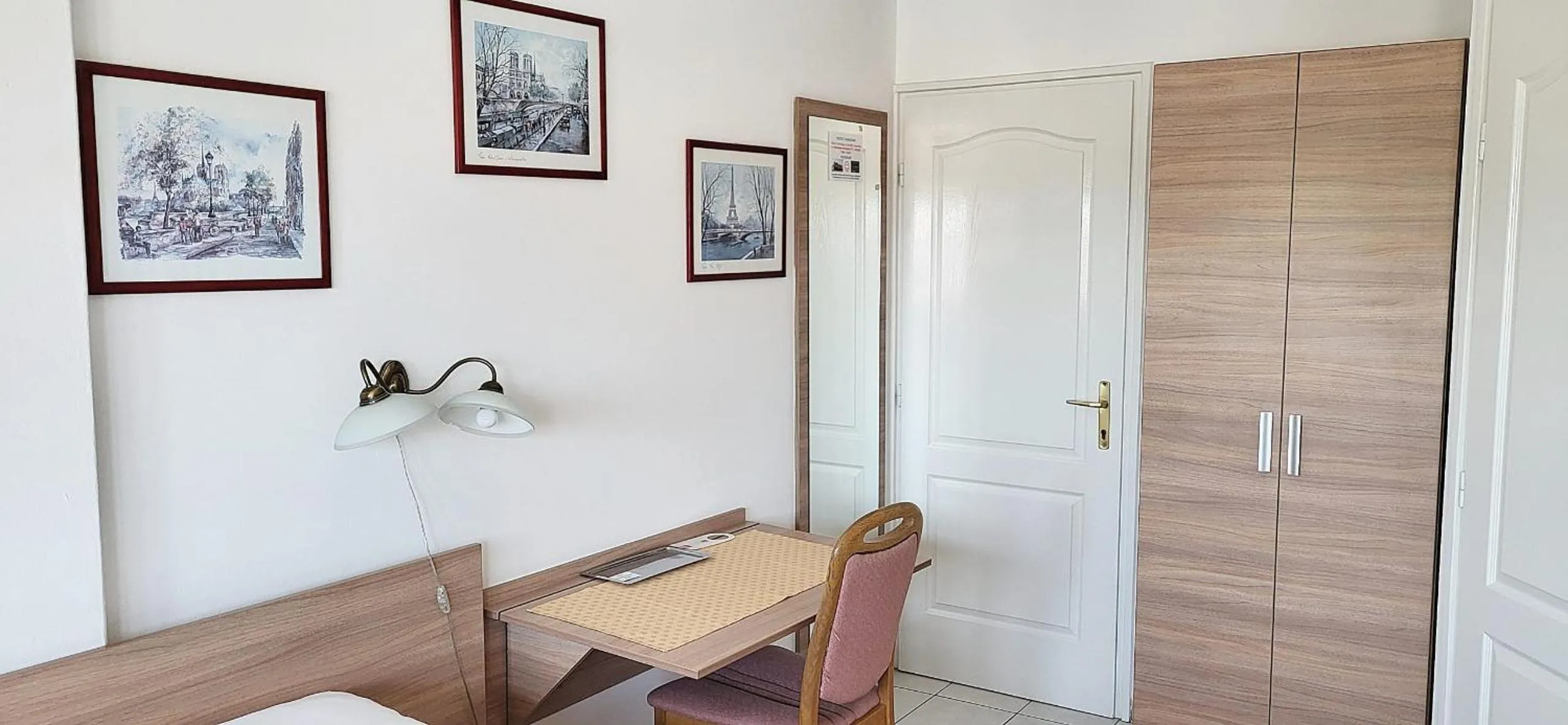Budget Double Room in Hotel Balaton Fonyód