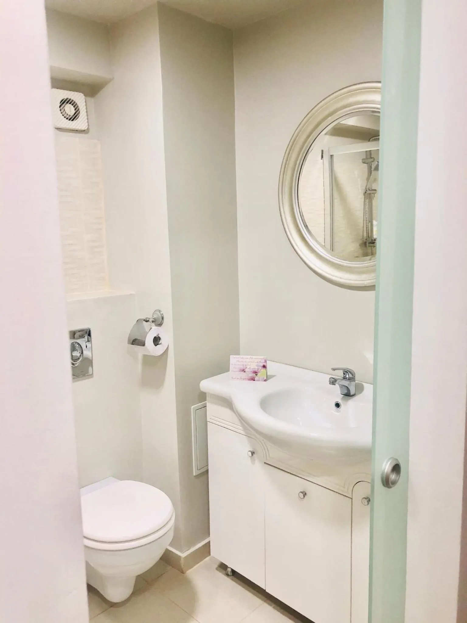 Toilet in Hotel Plaza