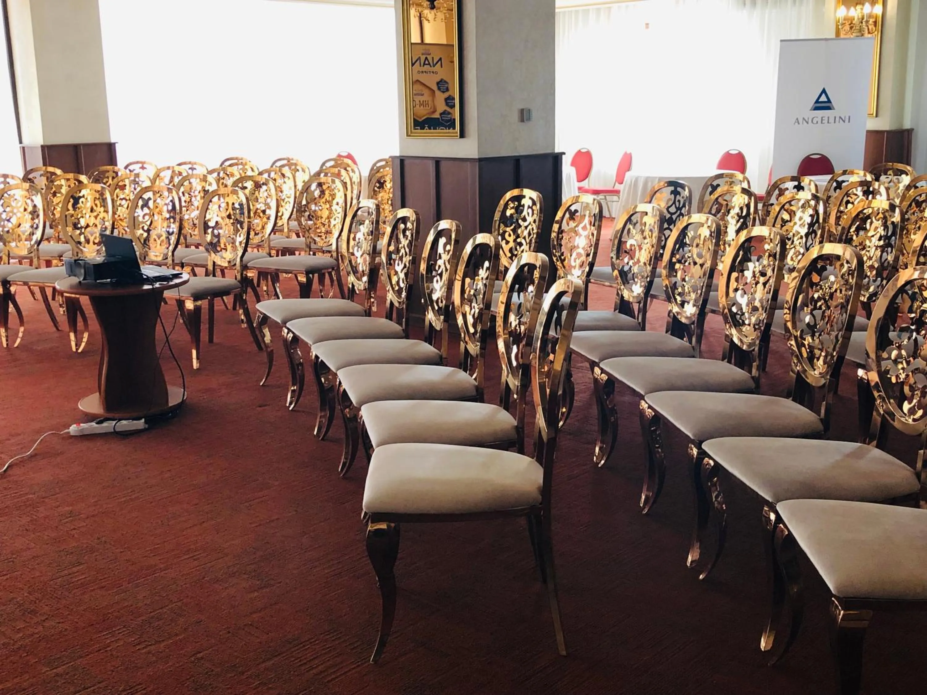 Business facilities in Hotel Plaza