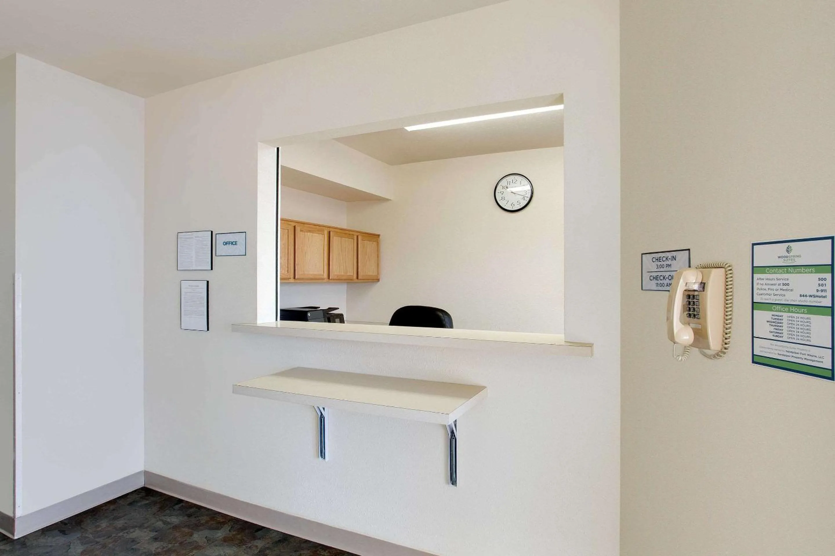 Lobby or reception in WoodSpring Suites Fort Wayne