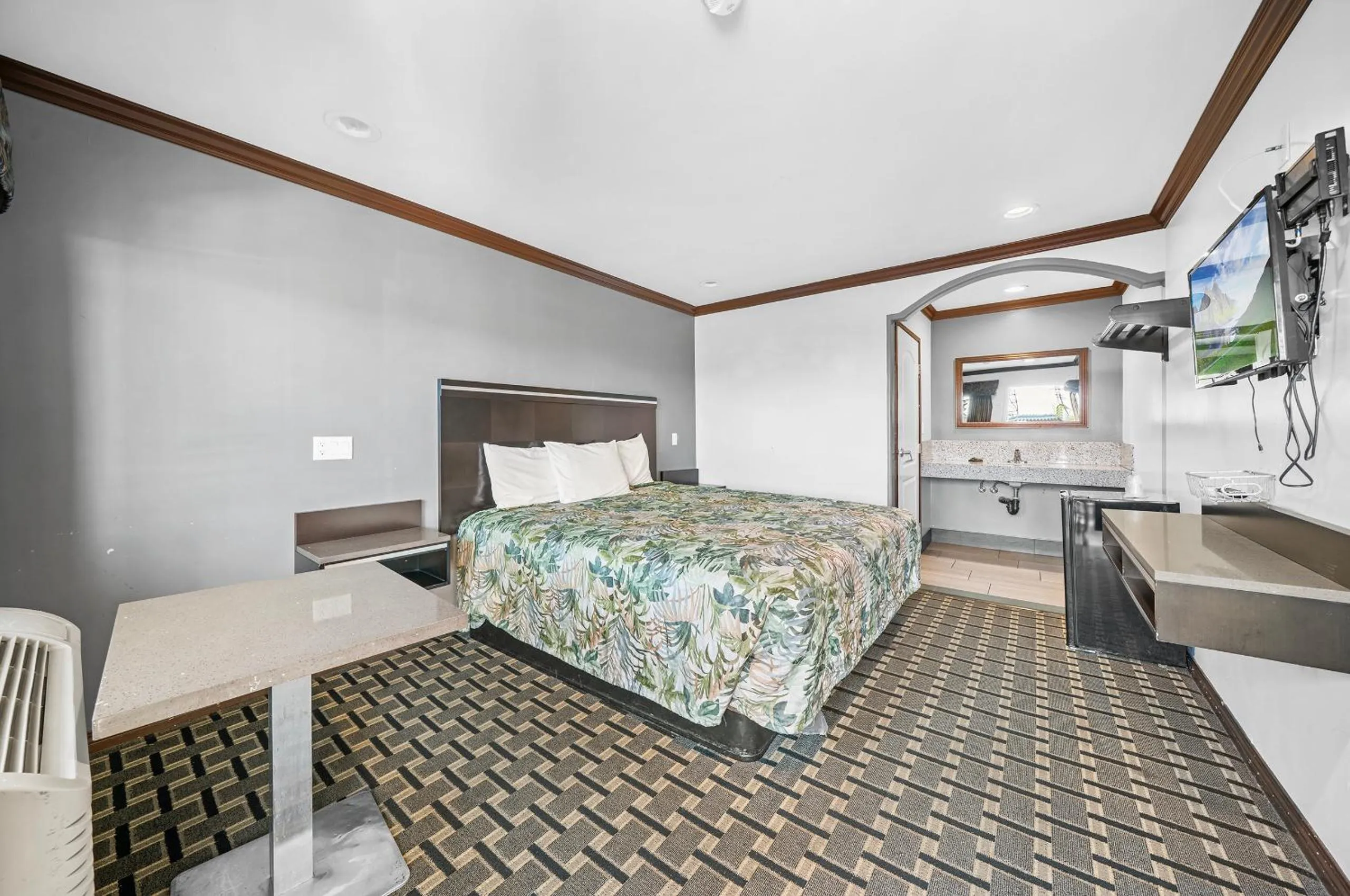 Bed in Starlight Inn South El Monte